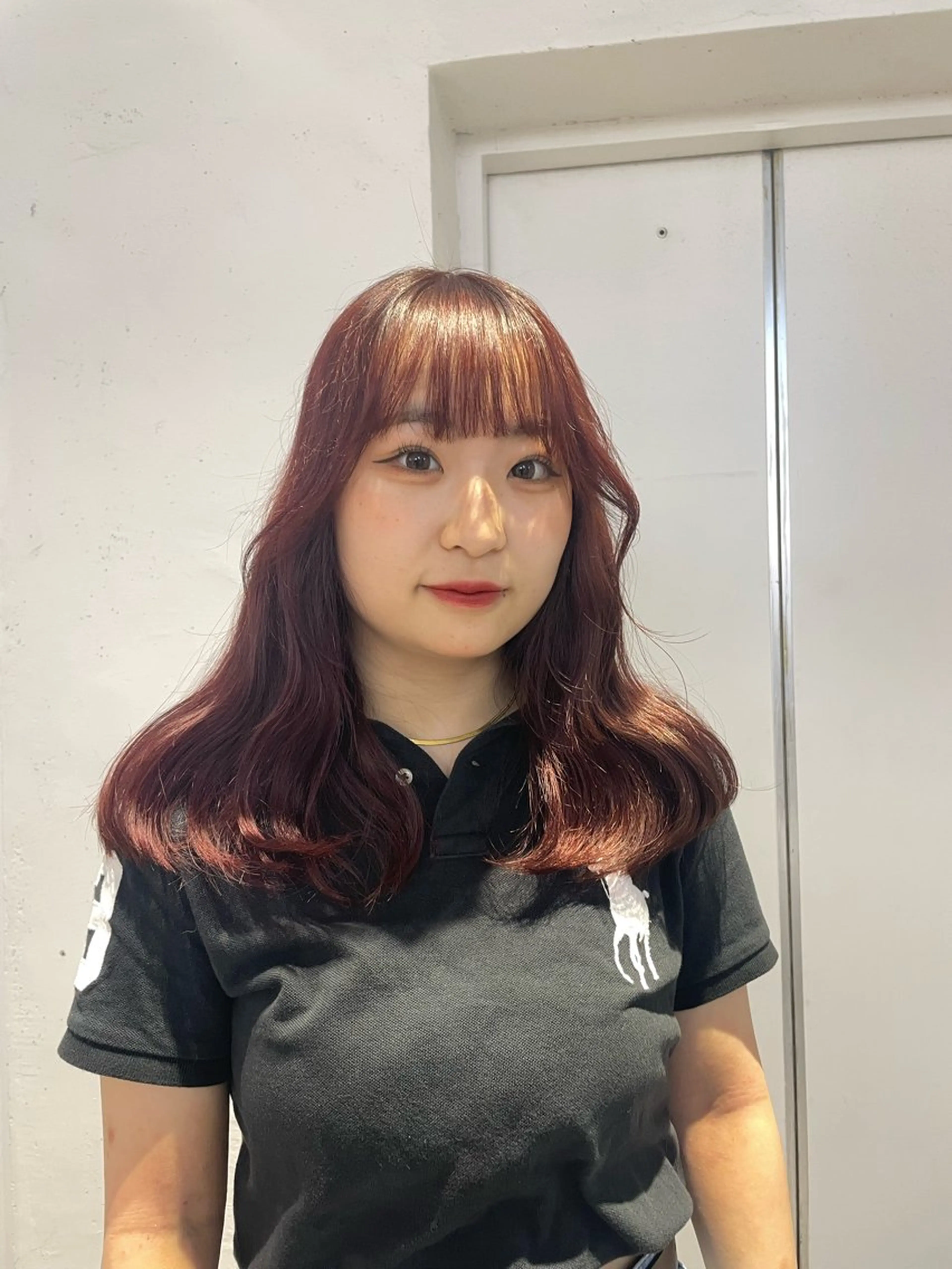 ミディアム カラー ヘアカラー 🌟暖色系ハイトーン 🌟AIのヘアスタイル