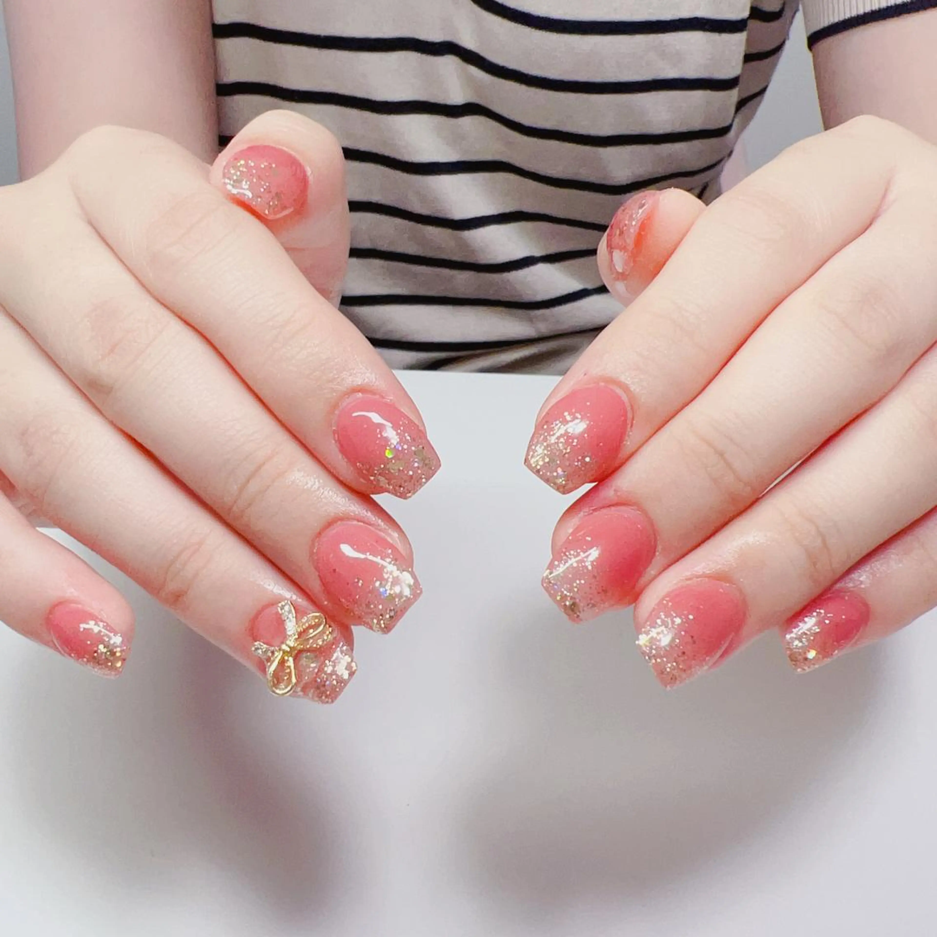 ネイル グラデーション ラメ(グリッター) ラメグラデーション YUYI.nail salonのネイルデザイン
