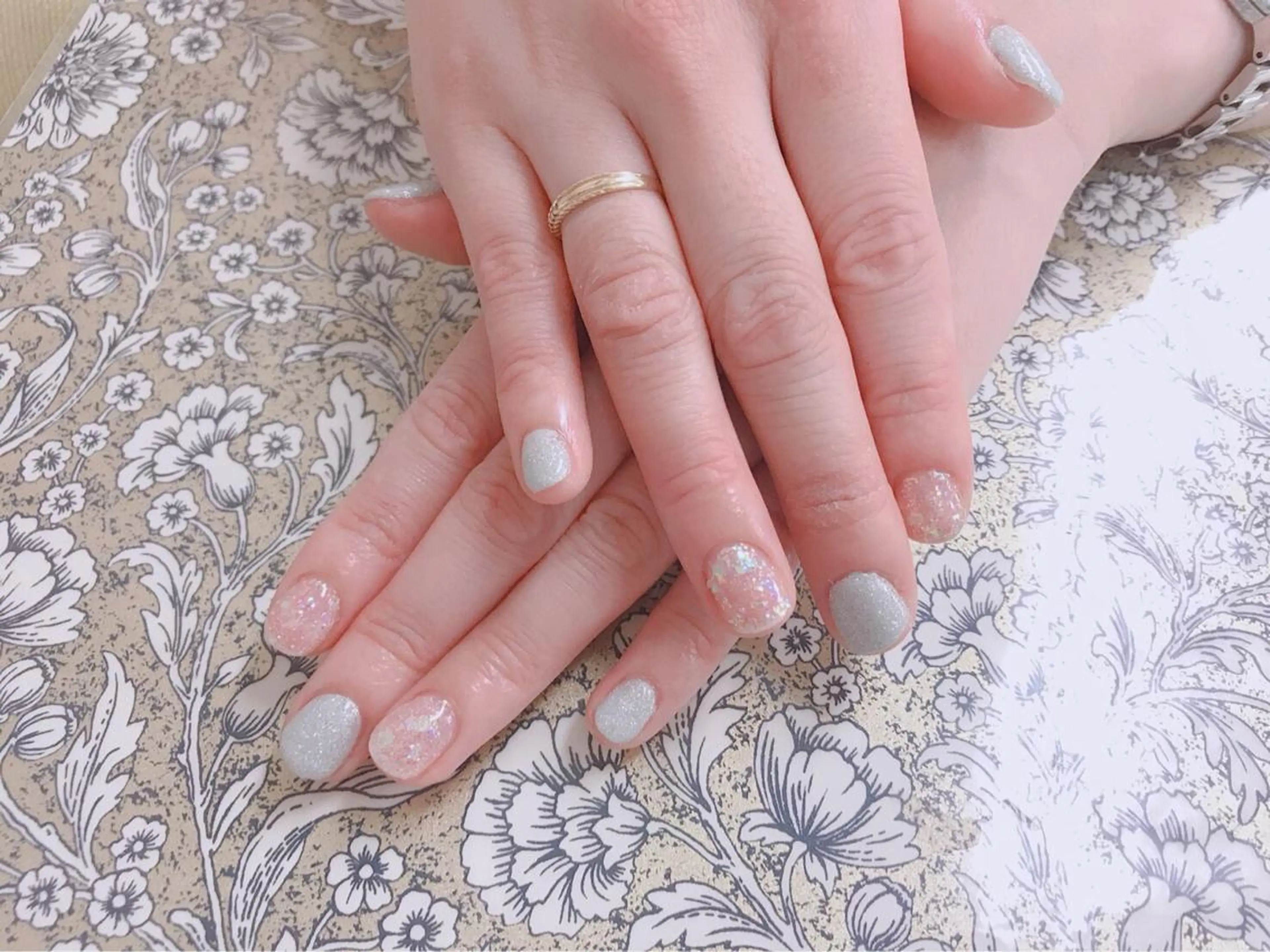 ネイル マツエク・マツパ 指名支持率NO.1 スタイリストのヘアスタイル