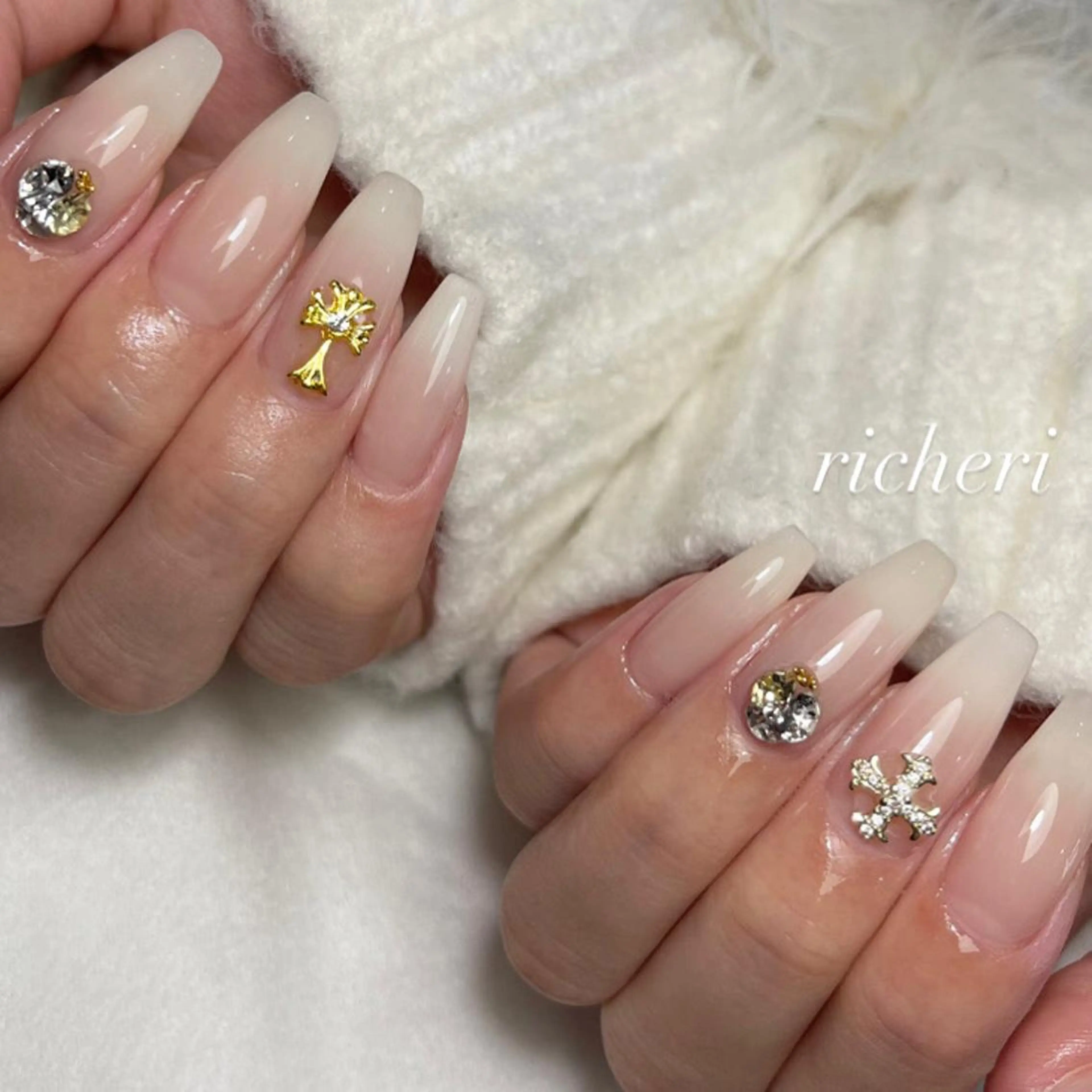 ミディアム ネイル ハンドネイル richeri beautyのエステ・リラクイメージ