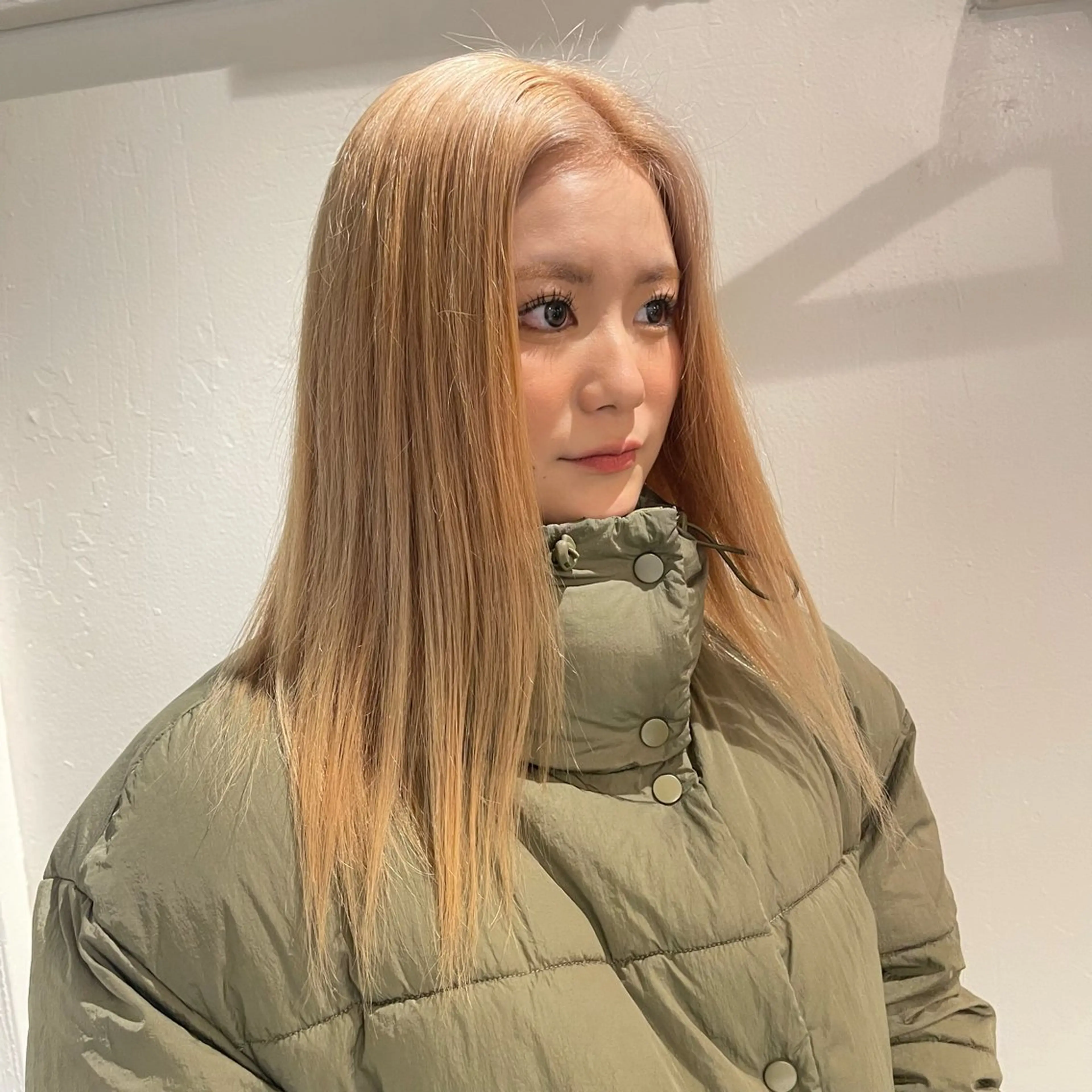 セミロング カラー nameless miichiのヘアスタイル