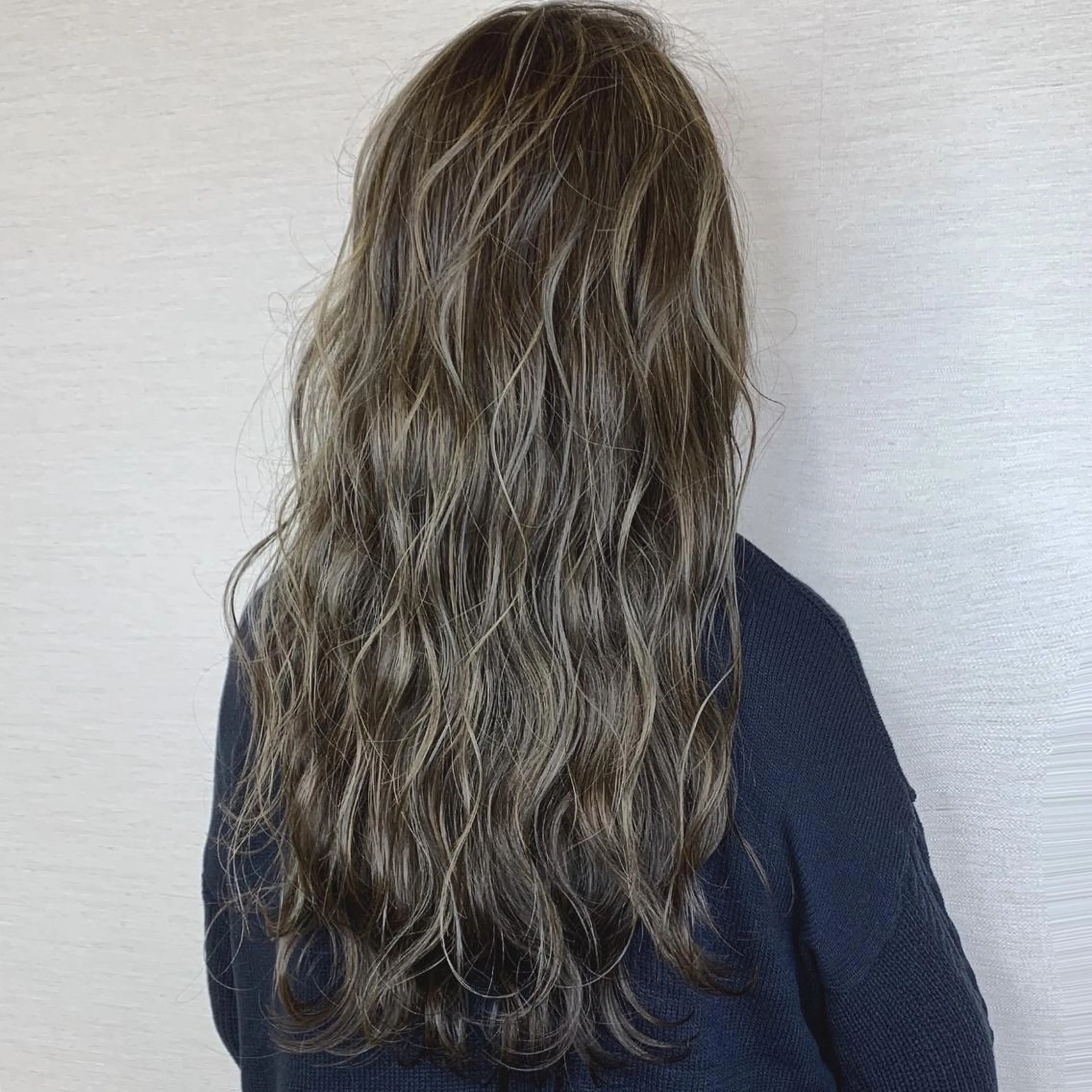 ロング ブリーチなしダブル/ レイヤーカット 小棹のヘアスタイル