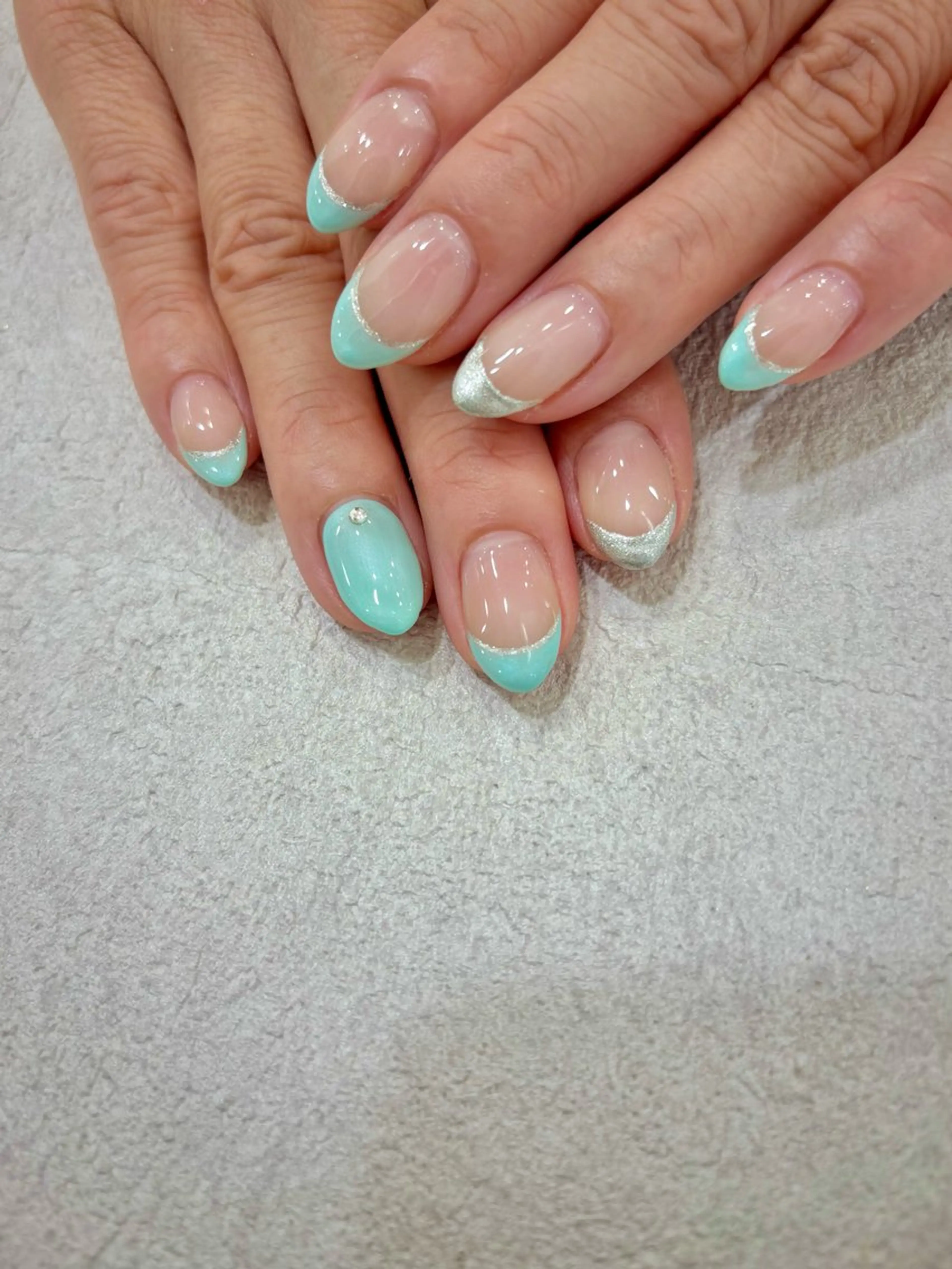 ネイル 安藤 彩乃のネイルデザイン