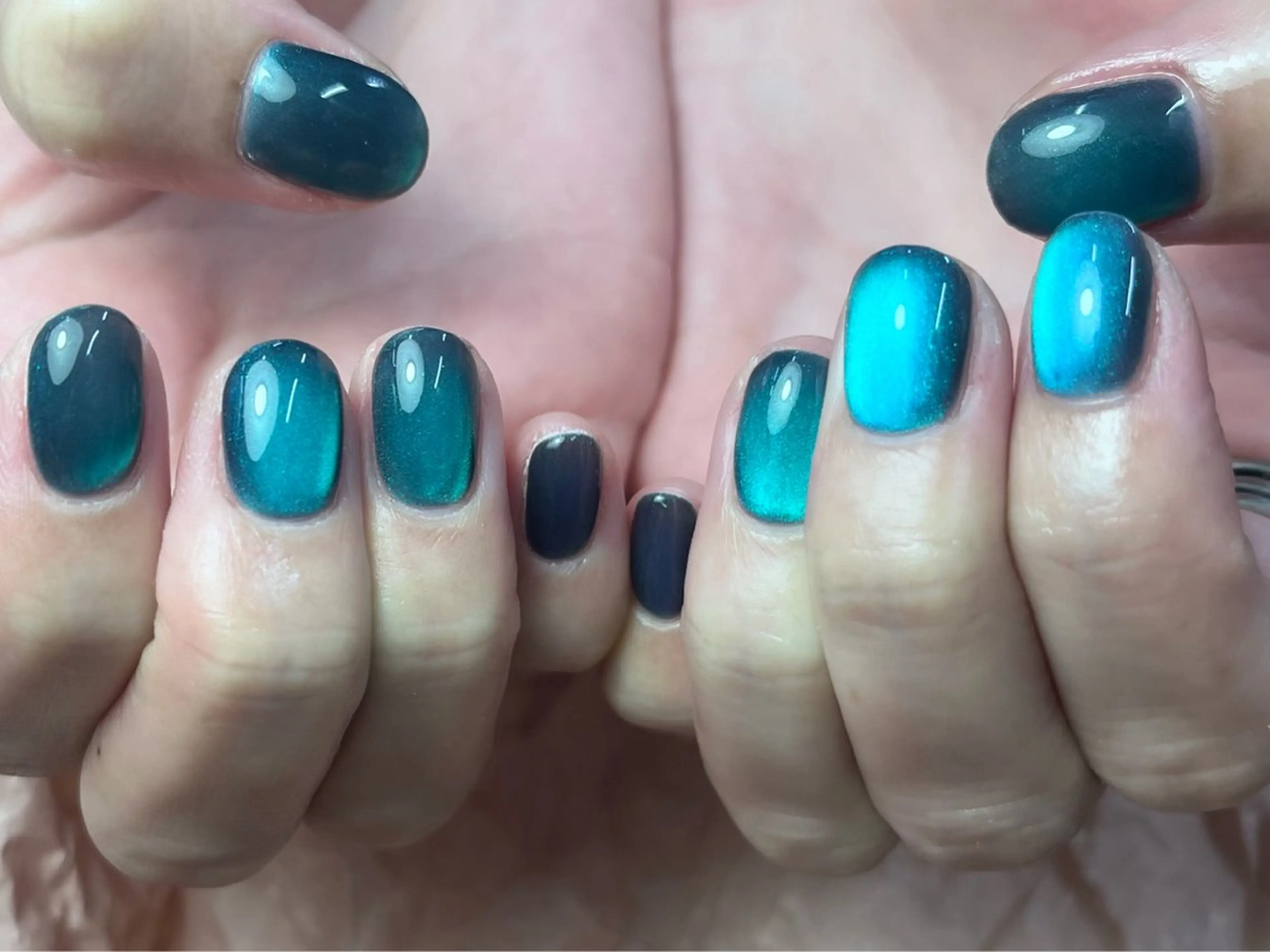 ネイル ToliyDeliy Nail Salonのネイルデザイン