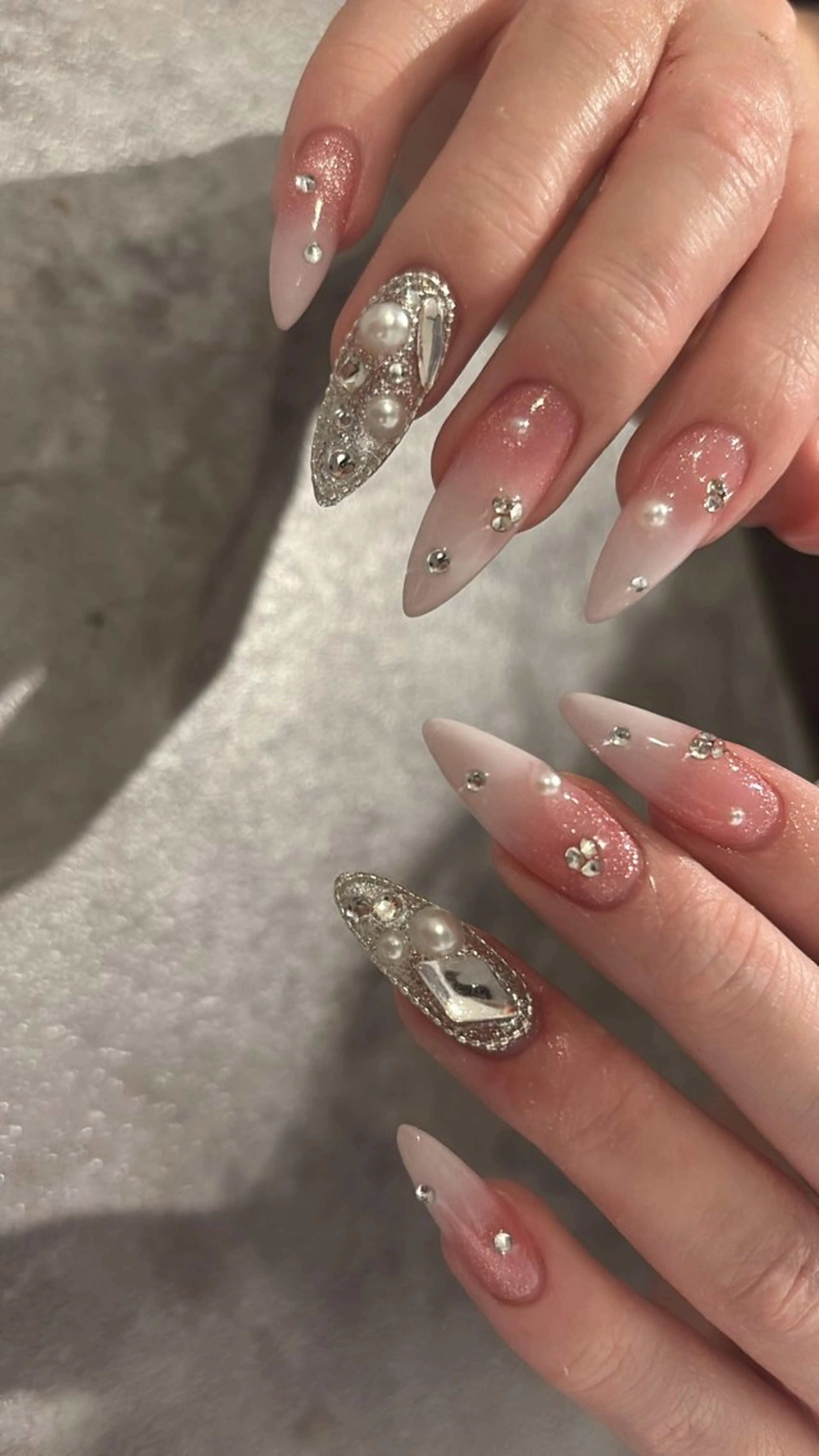 ネイル Mignon所属・Mignon 、のネイルデザイン