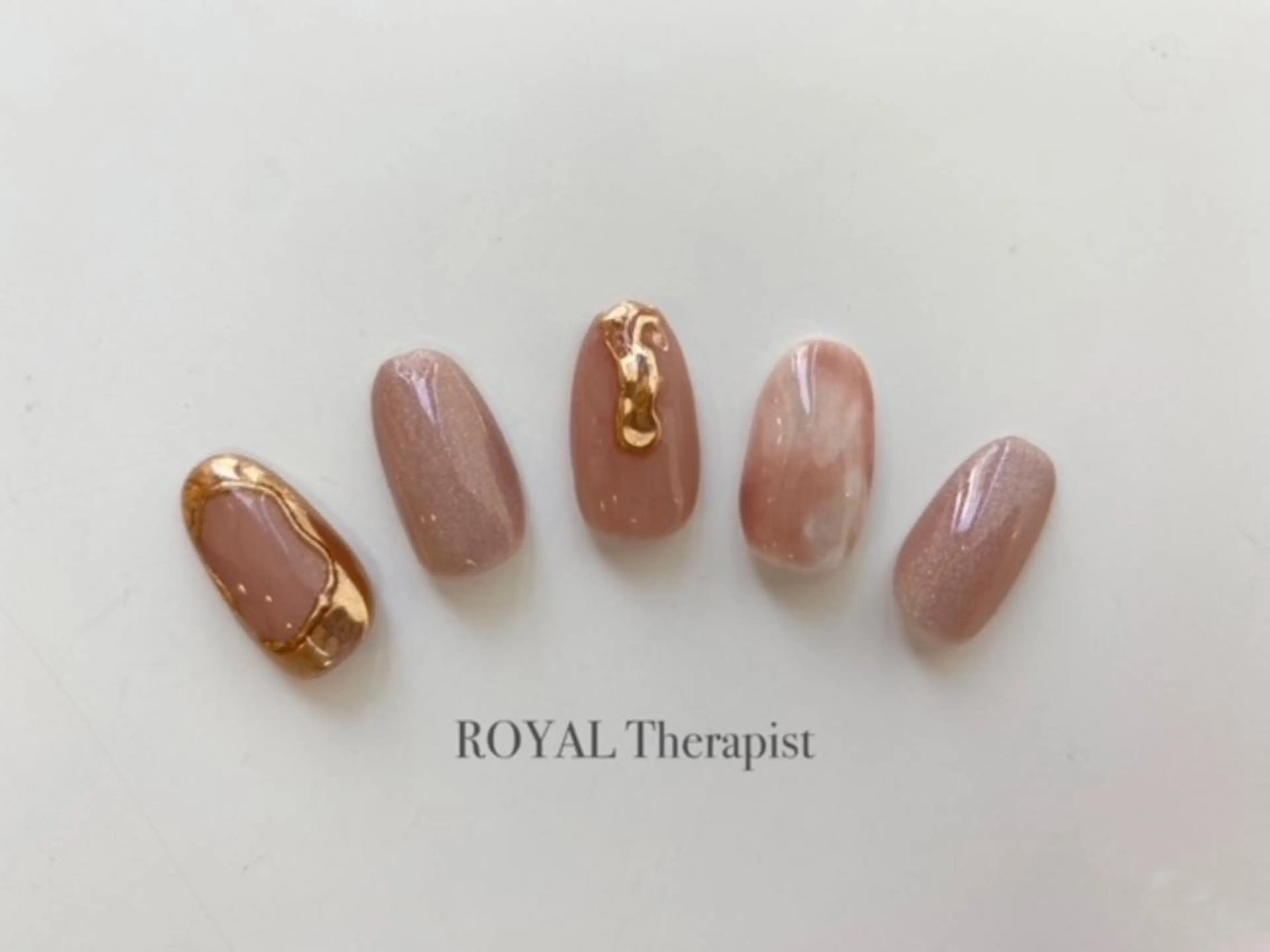 ネイル ジェルネイル スカルプネイル ハンドネイル 【寺岡】 ロイヤル•セラピストのネイルデザイン