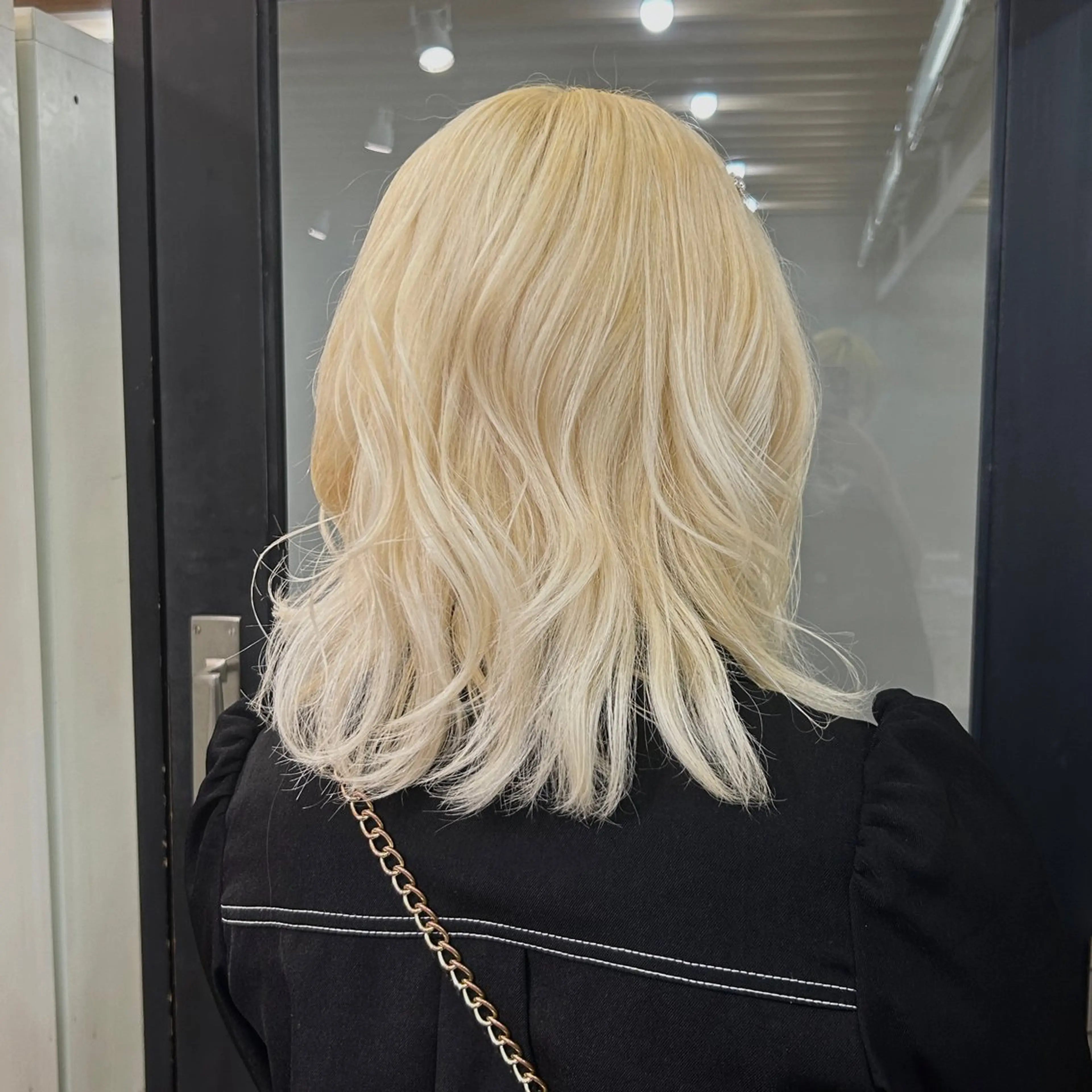 👩🏼抜きっぱなしブロンドの方👩🏼✨ブリーチ込みダブルカラー+トリートメントの写真