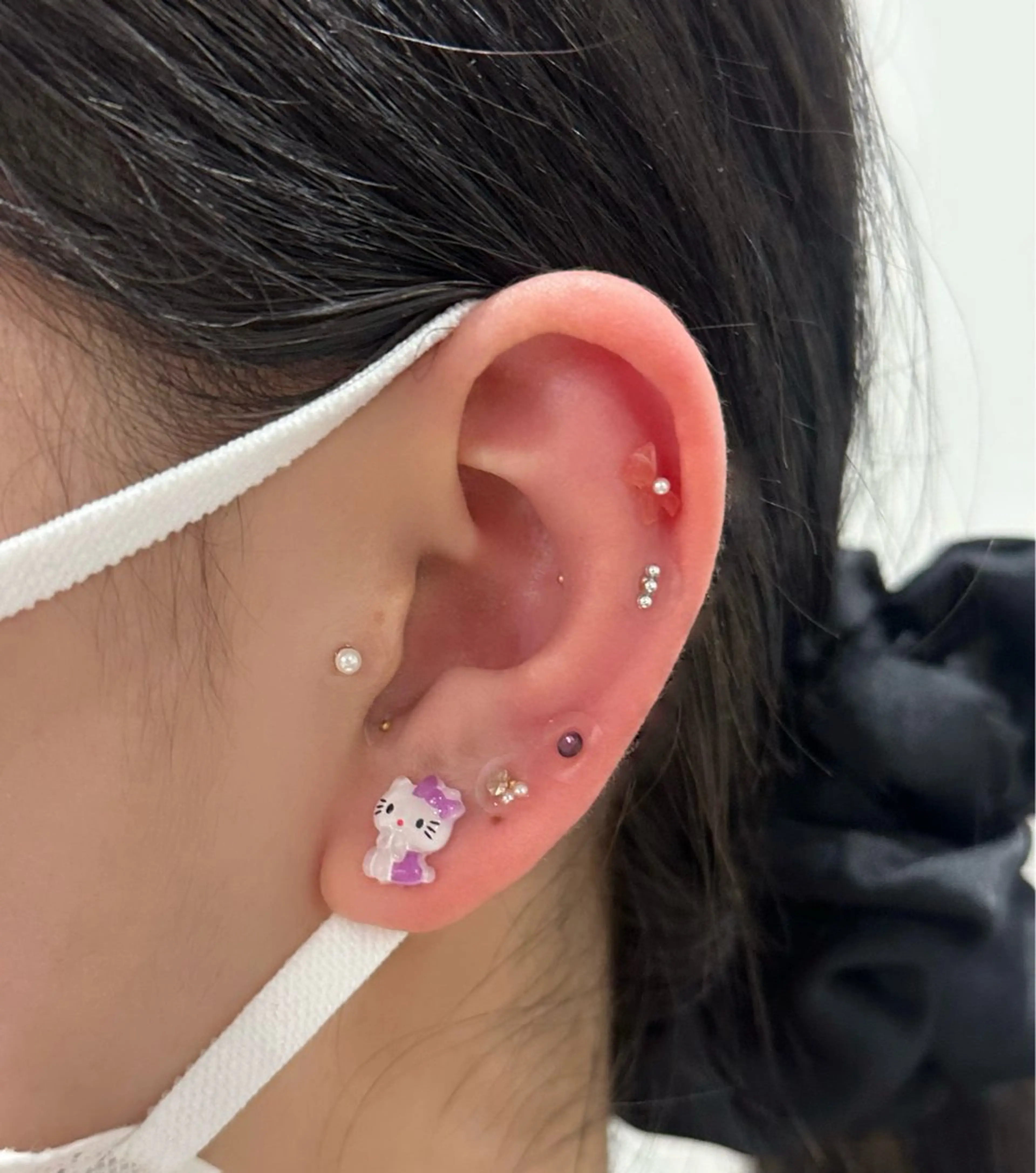 【耳ツボジュエリー16粒】💎🎶ダイエット、腰痛、ストレス解消などに効果的✨の写真