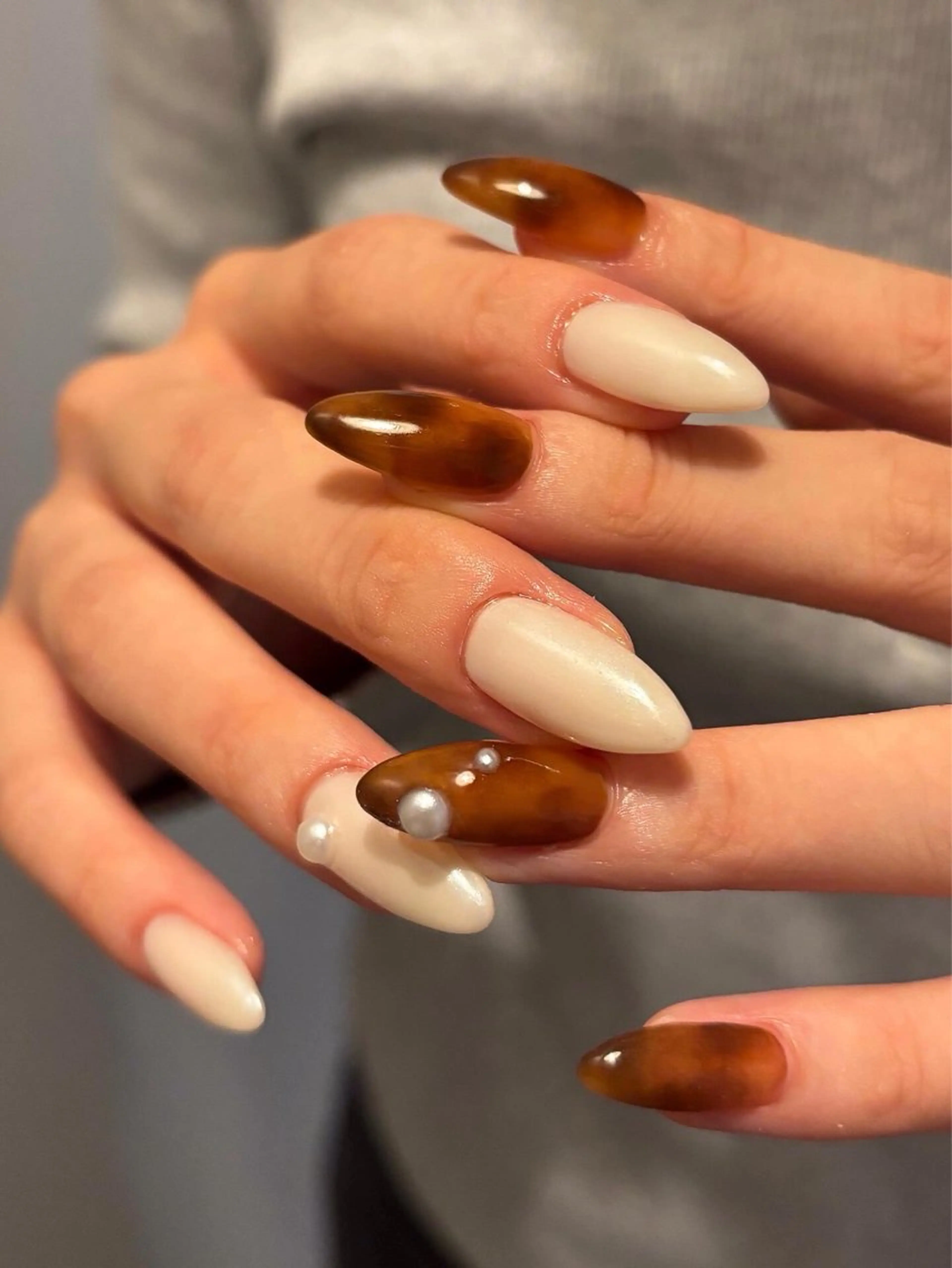 ネイル べっ甲ネイル ハンドネイル sister mohawk所属・chika / nailのネイルデザイン