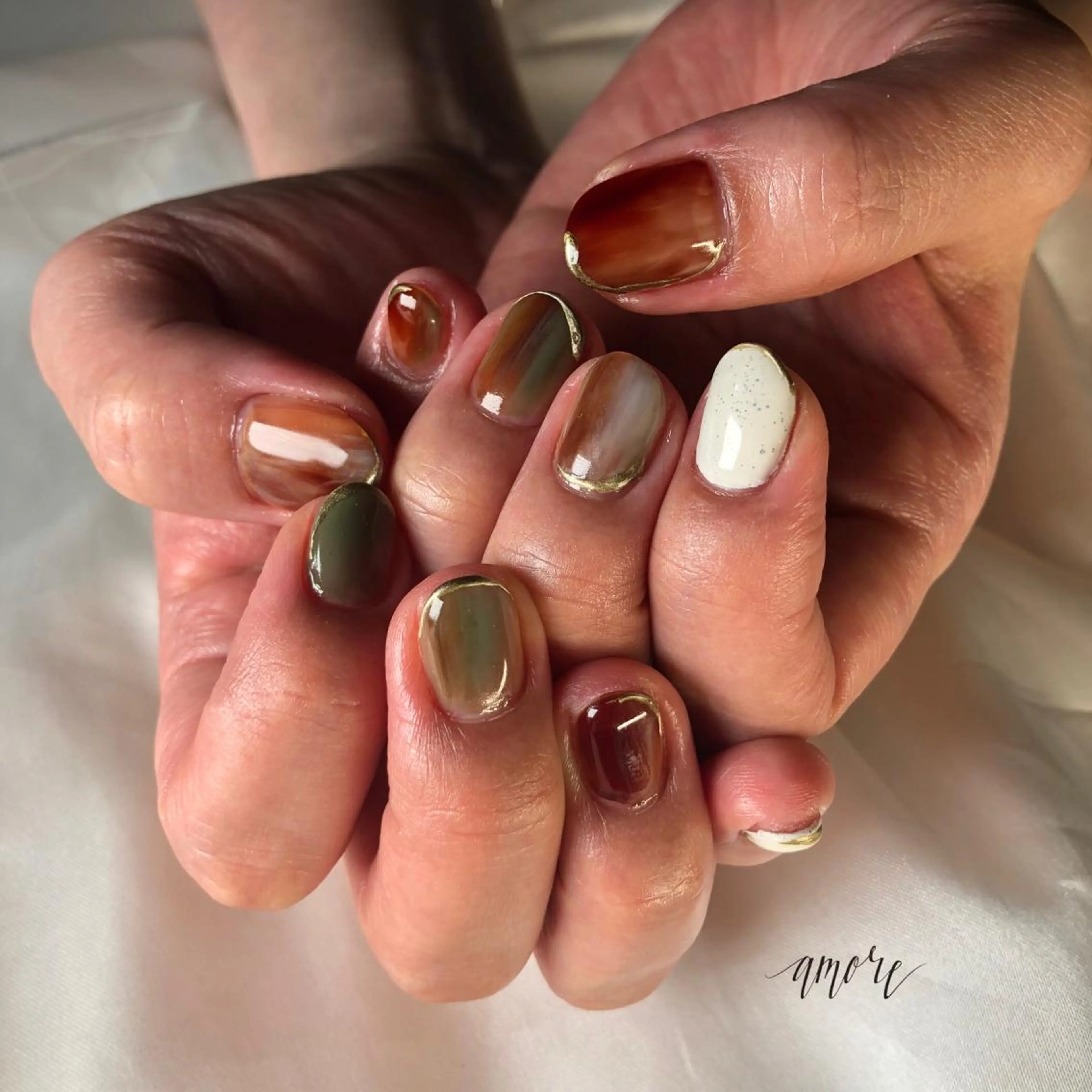 ネイル ジェルネイル 氷ネイル・うるうるネイル キラキラネイル マグネットネイル ミラーネイル You kyehwaのネイルデザイン