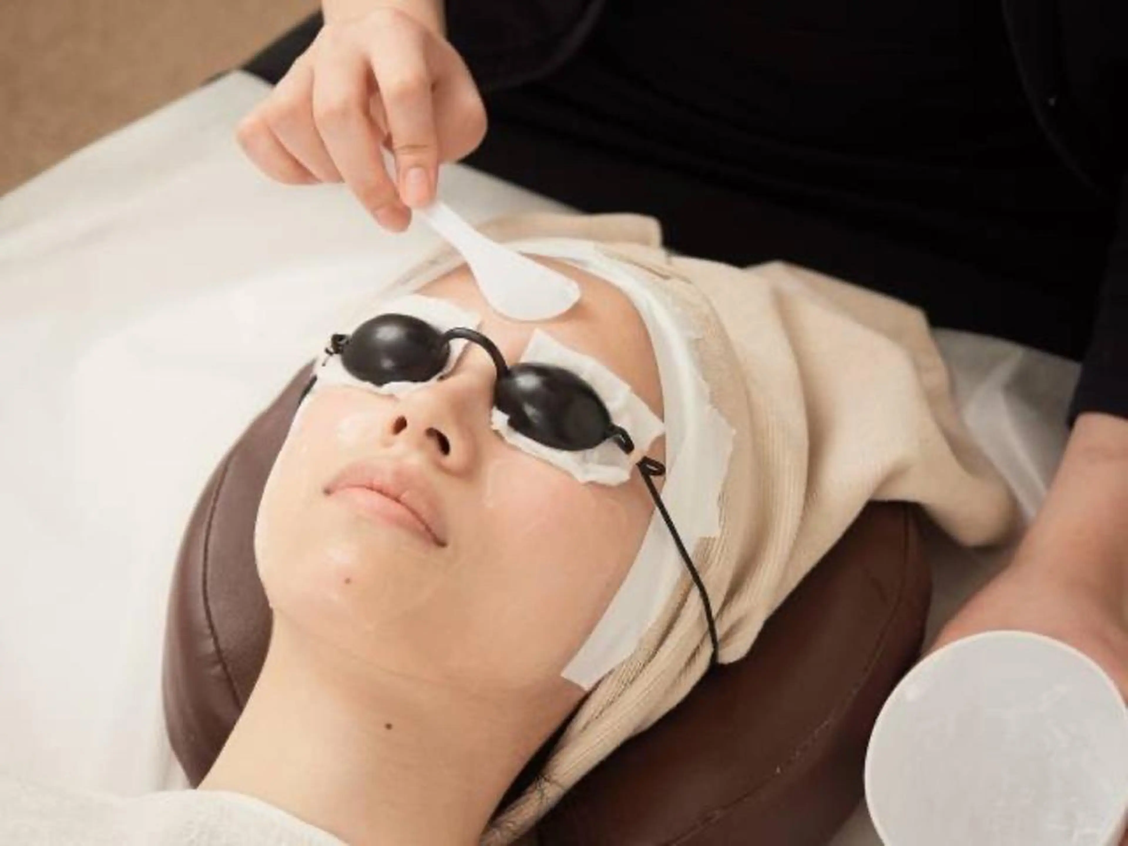 お得な♪セットメニュー【アイブロウwax＋顔脱毛】SHR &IPL 骨格の写真