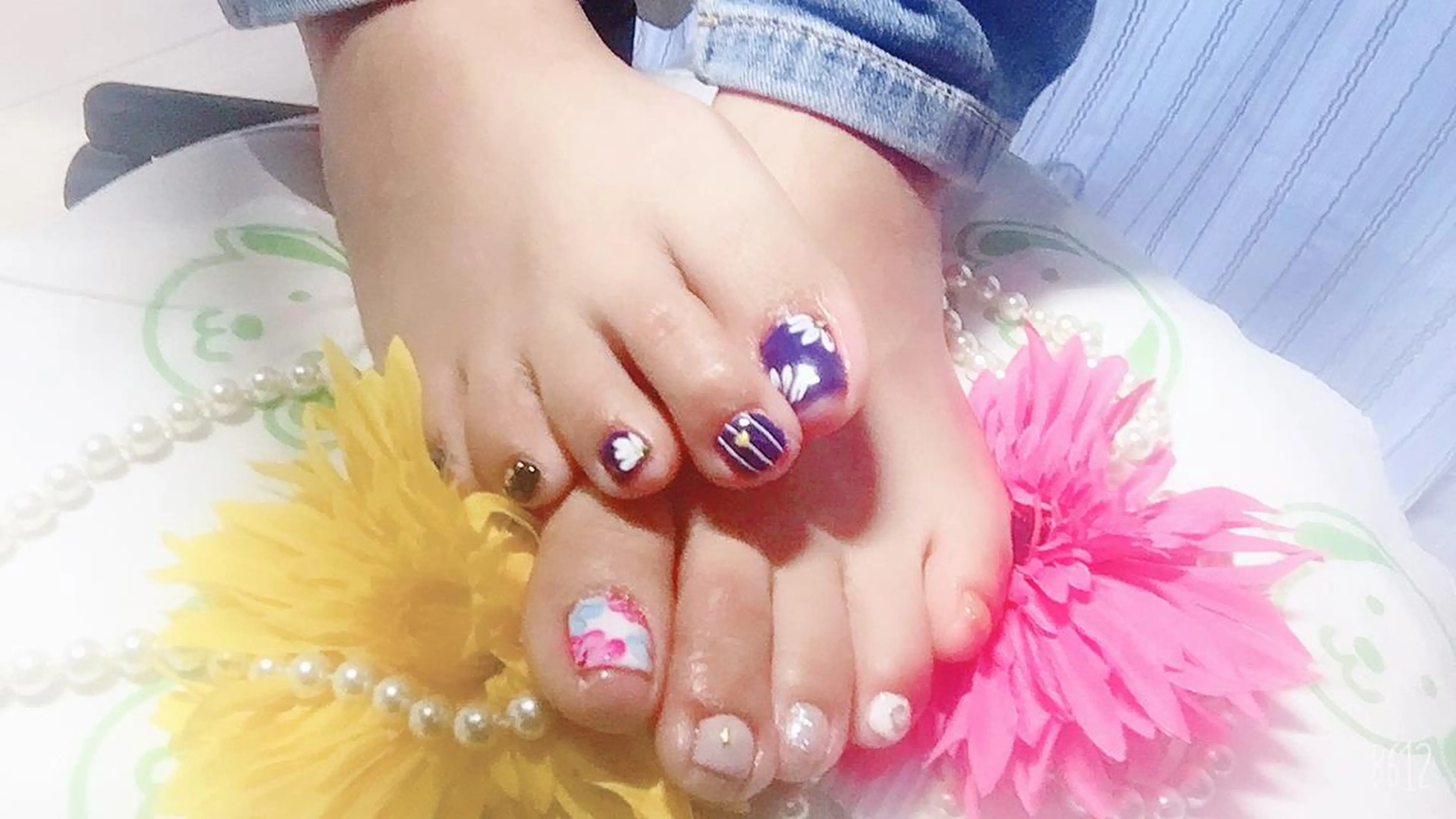 ネイル フラワーネイル フットネイル ネイルサロン HARRYS所属・ネイル･脱毛サロン HARRYSのエステ・リラクイメージ
