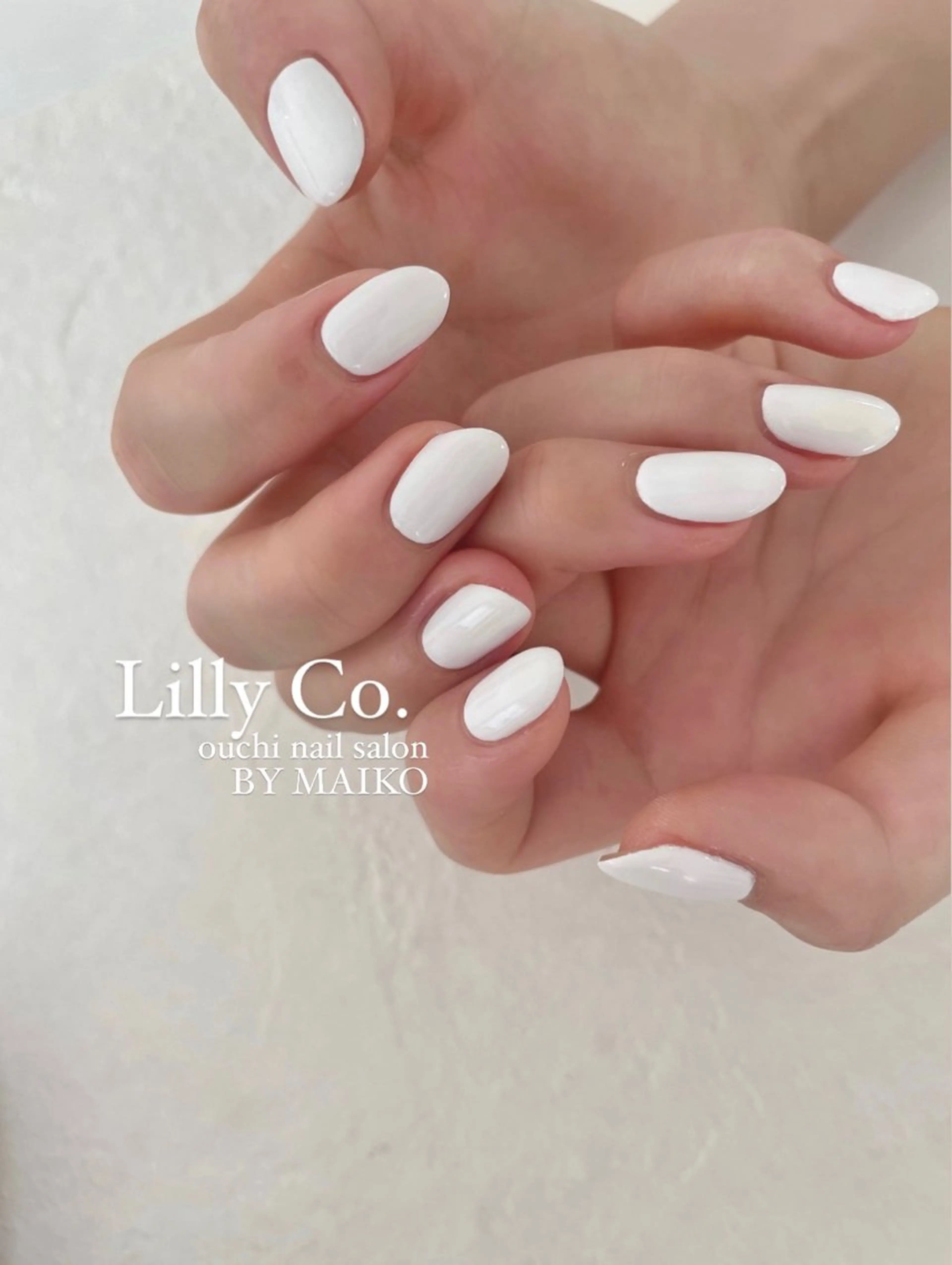 ネイル ホワイト ハンドネイル ハンドケア Lilly Co.のネイルデザイン