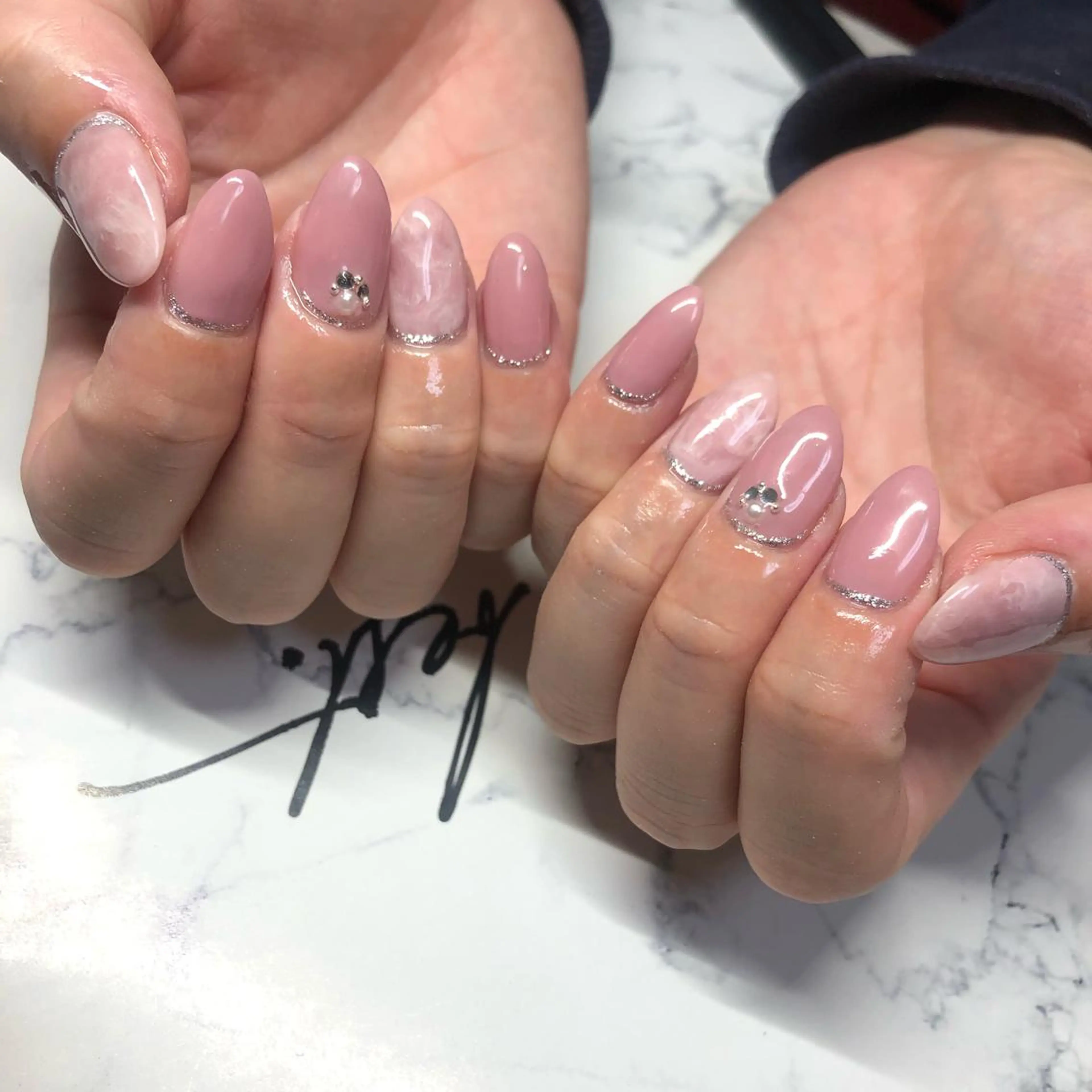 ネイル ラメ(グリッター) シンプルネイル ëmma nail_ by chulaのネイルデザイン