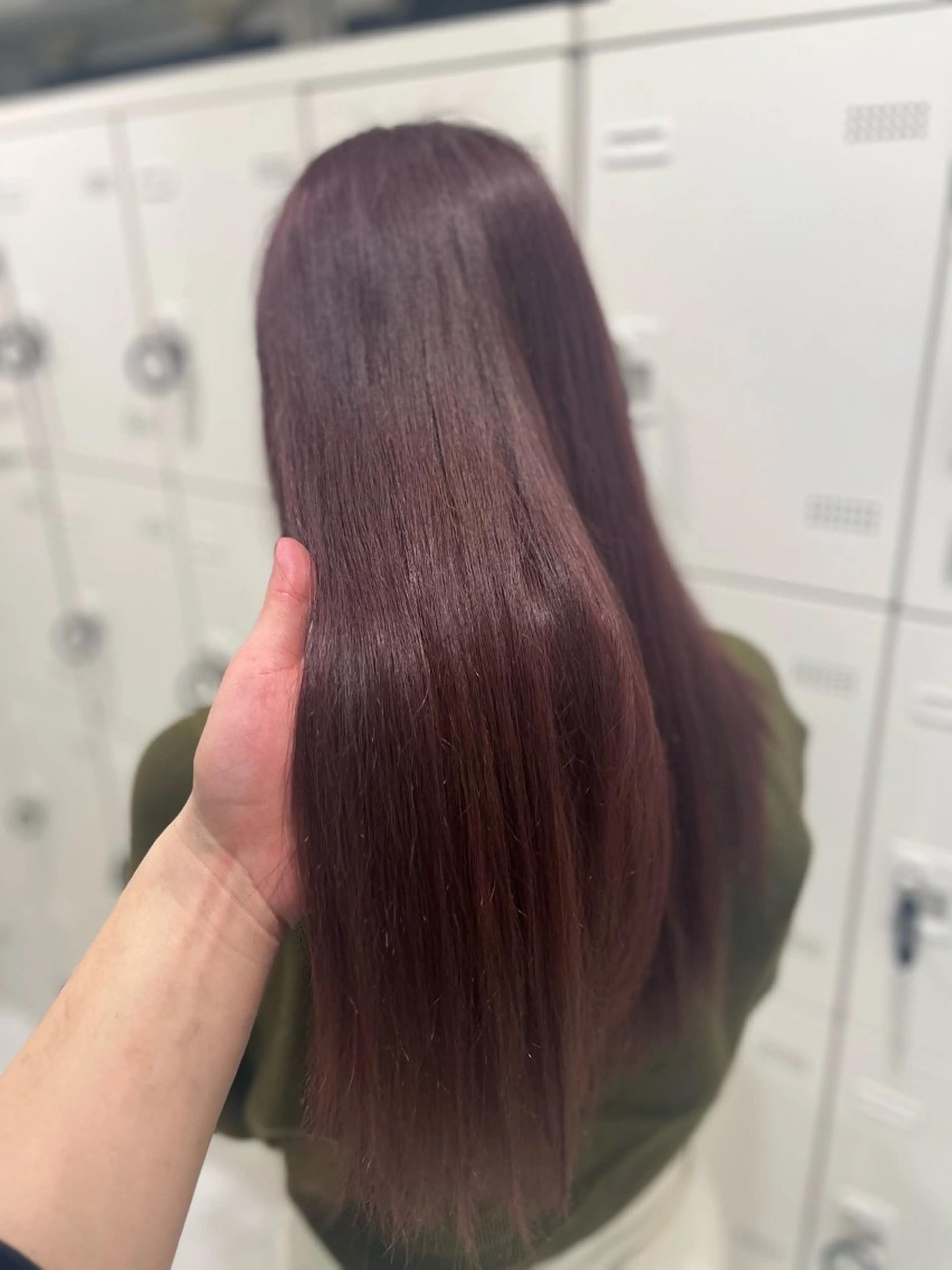 ロング カラー カット ヘアカラー トリートメント ハイトーンカラー 🦄レイヤーカットのヘアスタイル