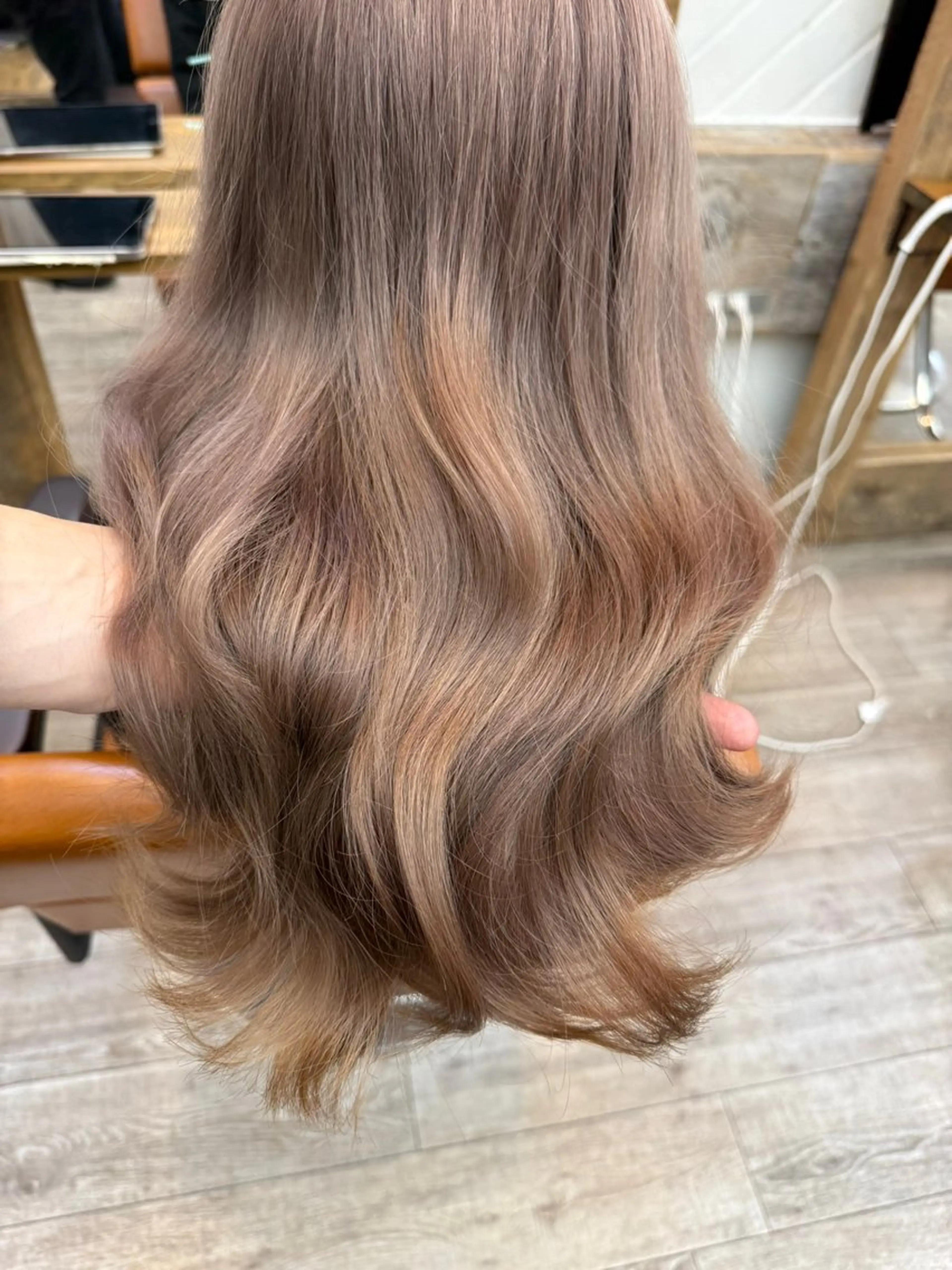 カラー WATARU/ 韓国風巻き髪のヘアスタイル