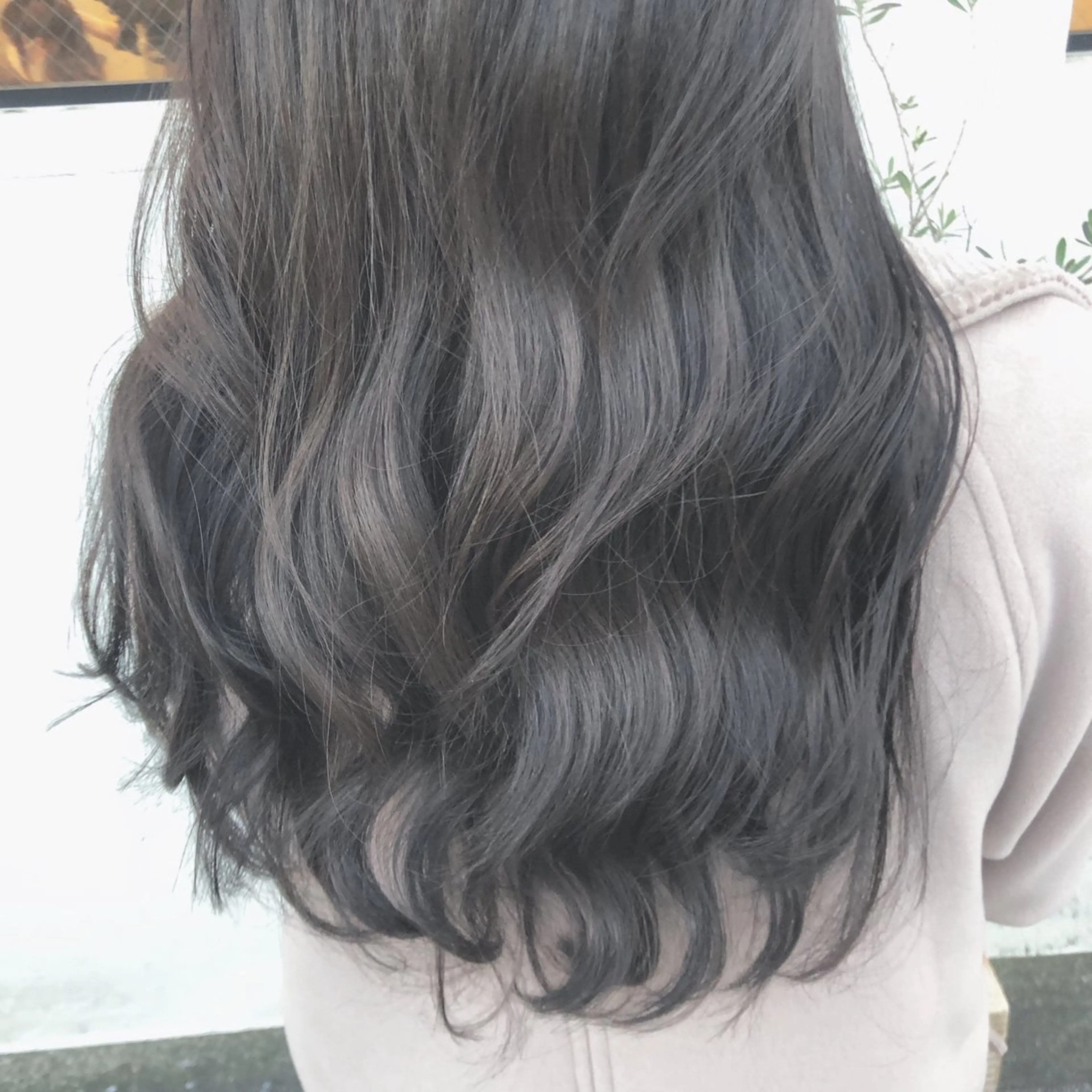 ロング カラー パーマ ヘアアレンジ ブリーチ ダブルカラー グレージュ ラベンダーカラー ラベンダーグレージュ カット ヘアカラー トリートメント 【ツヤ髪美容師】 ツダケイスケのヘアスタイル