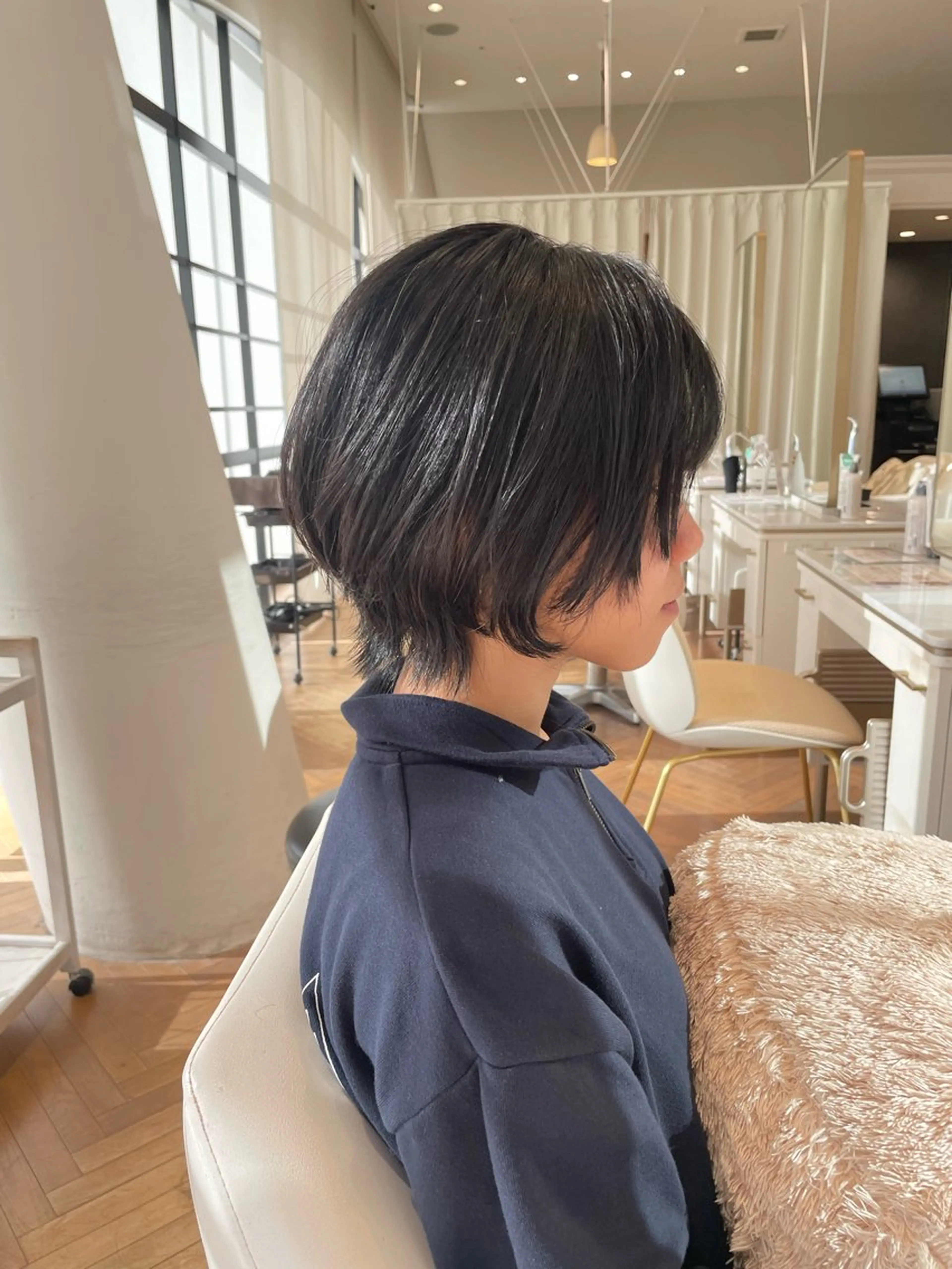 ショート ELLE salon サエのヘアスタイル