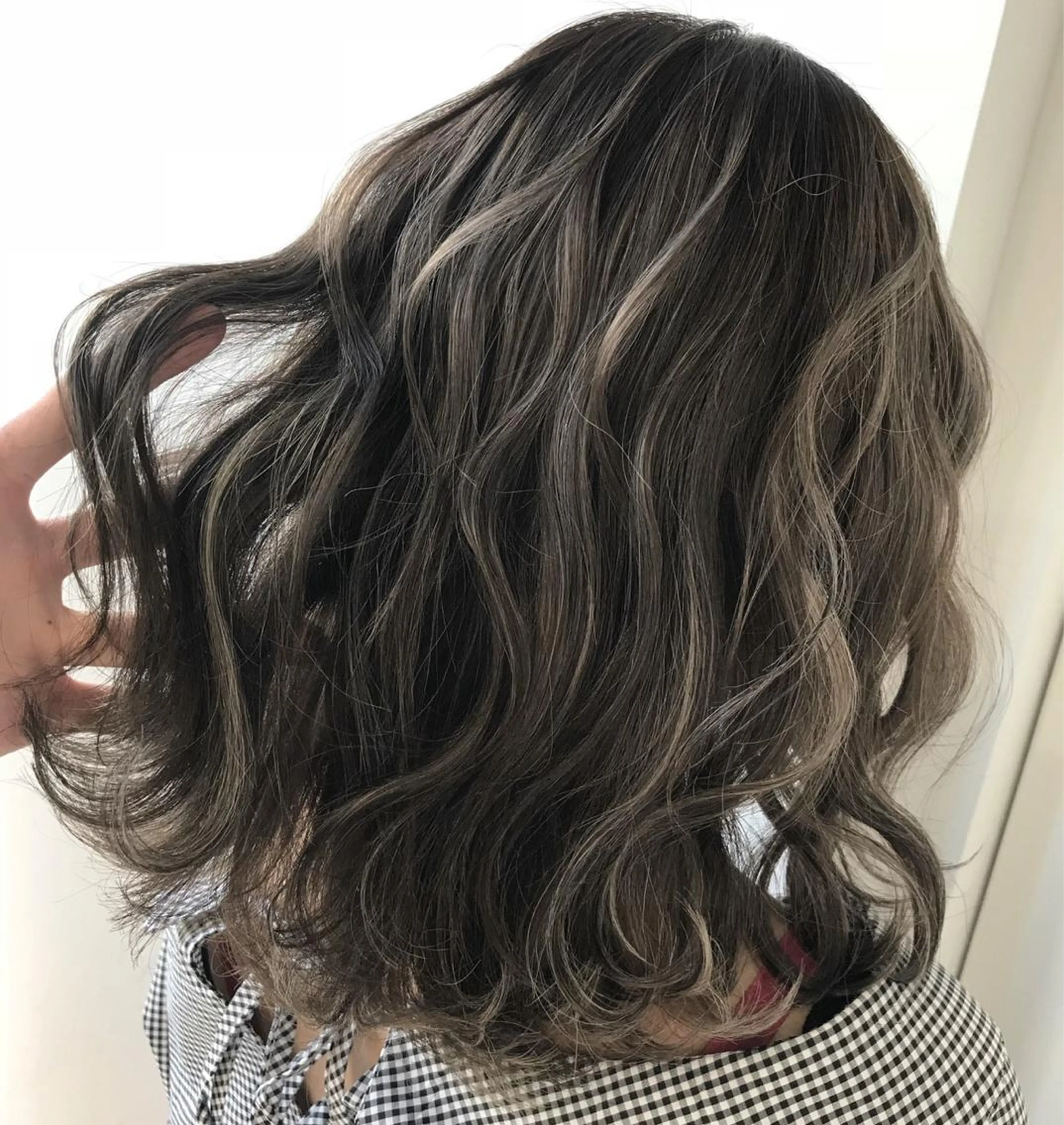 ミディアム カラー パーマ ヘアアレンジ ハイライトカラー ハイライト 【公式】amble luxe池袋東口🩷のヘアスタイル