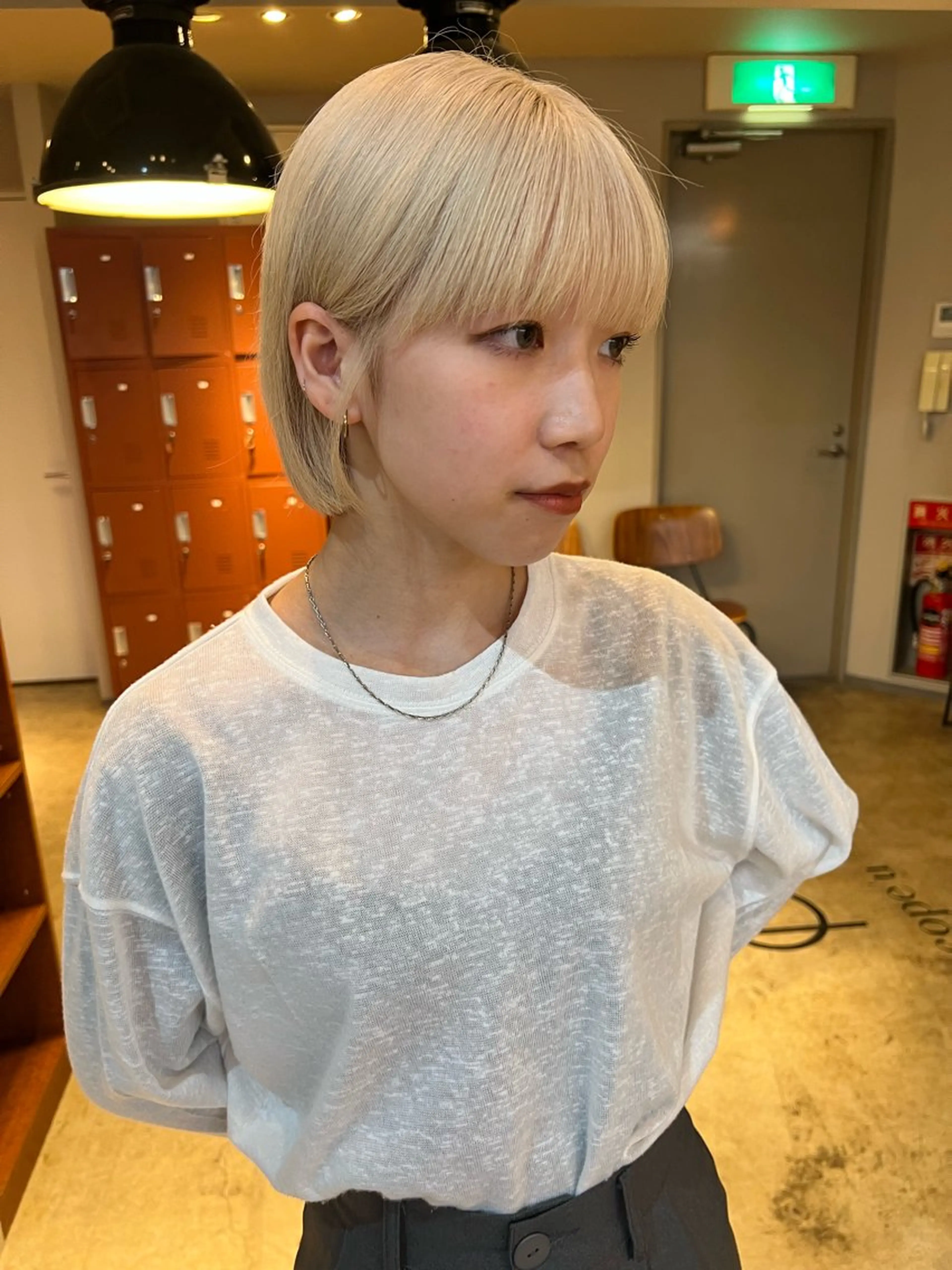 ショート ミルクティーベージュ outaのヘアスタイル