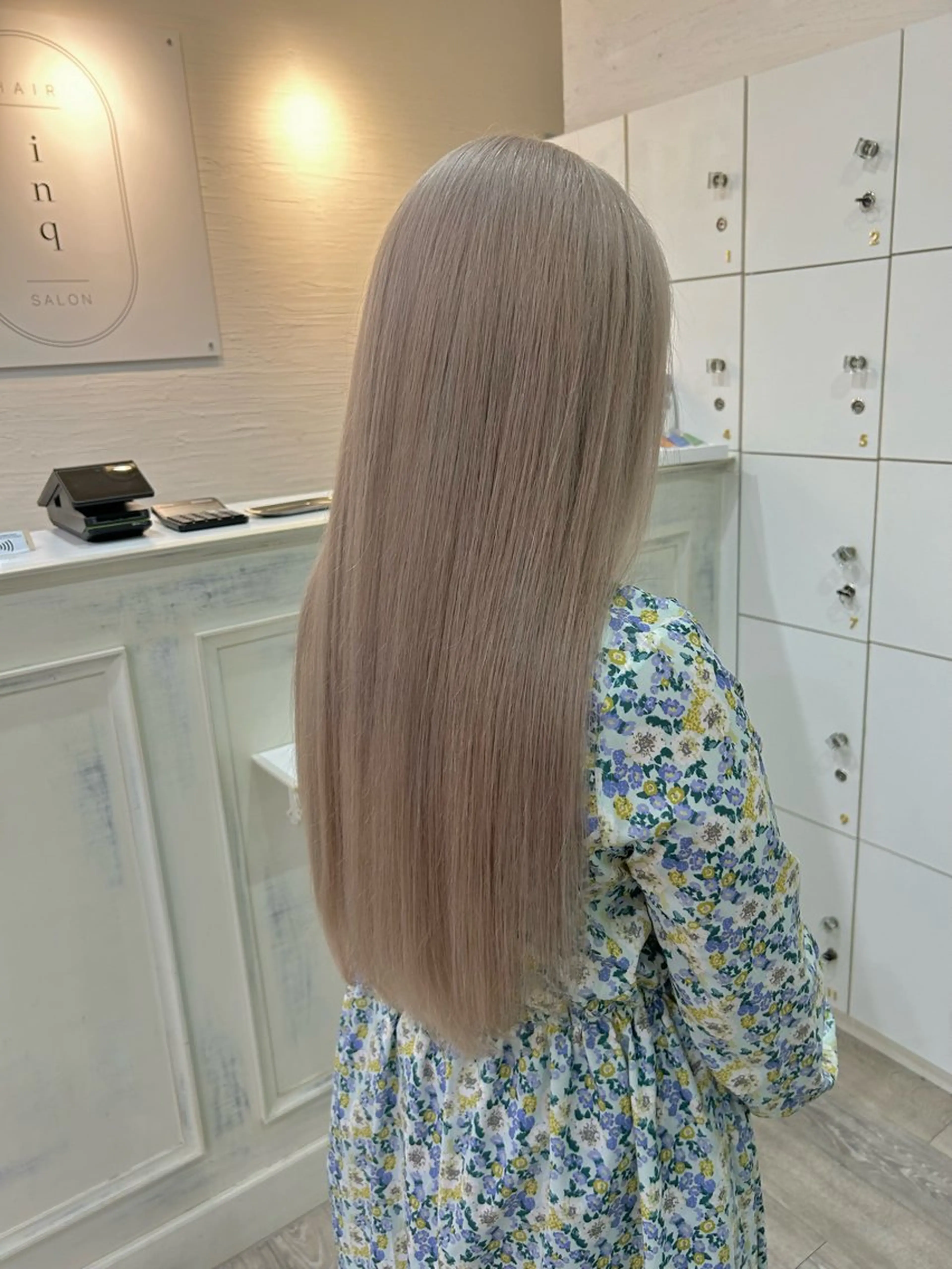 ロング カラー ヘアカラー トリートメント inq sakae所属・りん🌷︎名古屋 ブリーチカラーのヘアスタイル