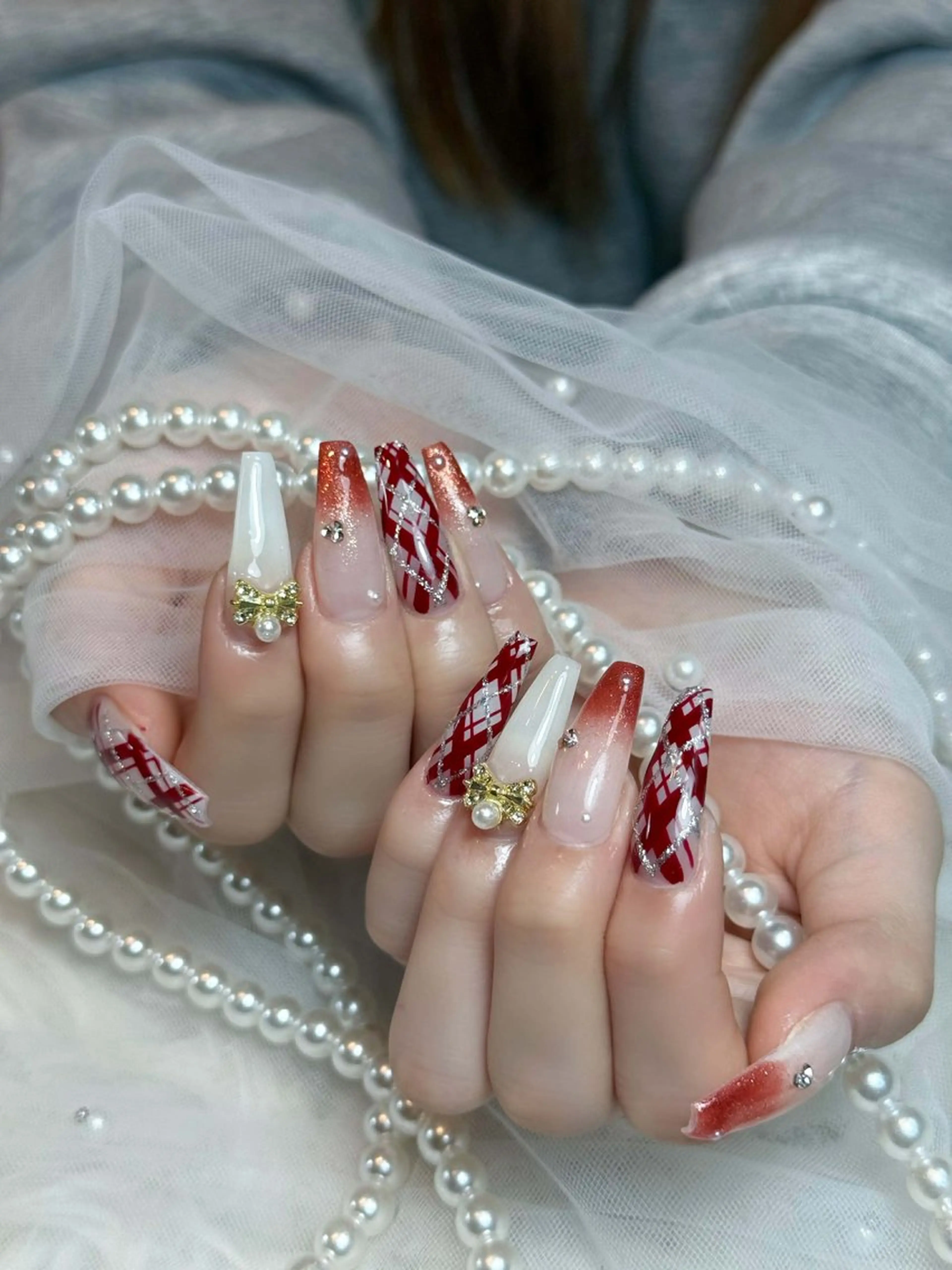 ネイル オーロラネイル ボルドー ブラウン 氷ネイル・うるうるネイル キラキラネイル ハンドネイル Julli ジュリのネイルデザイン