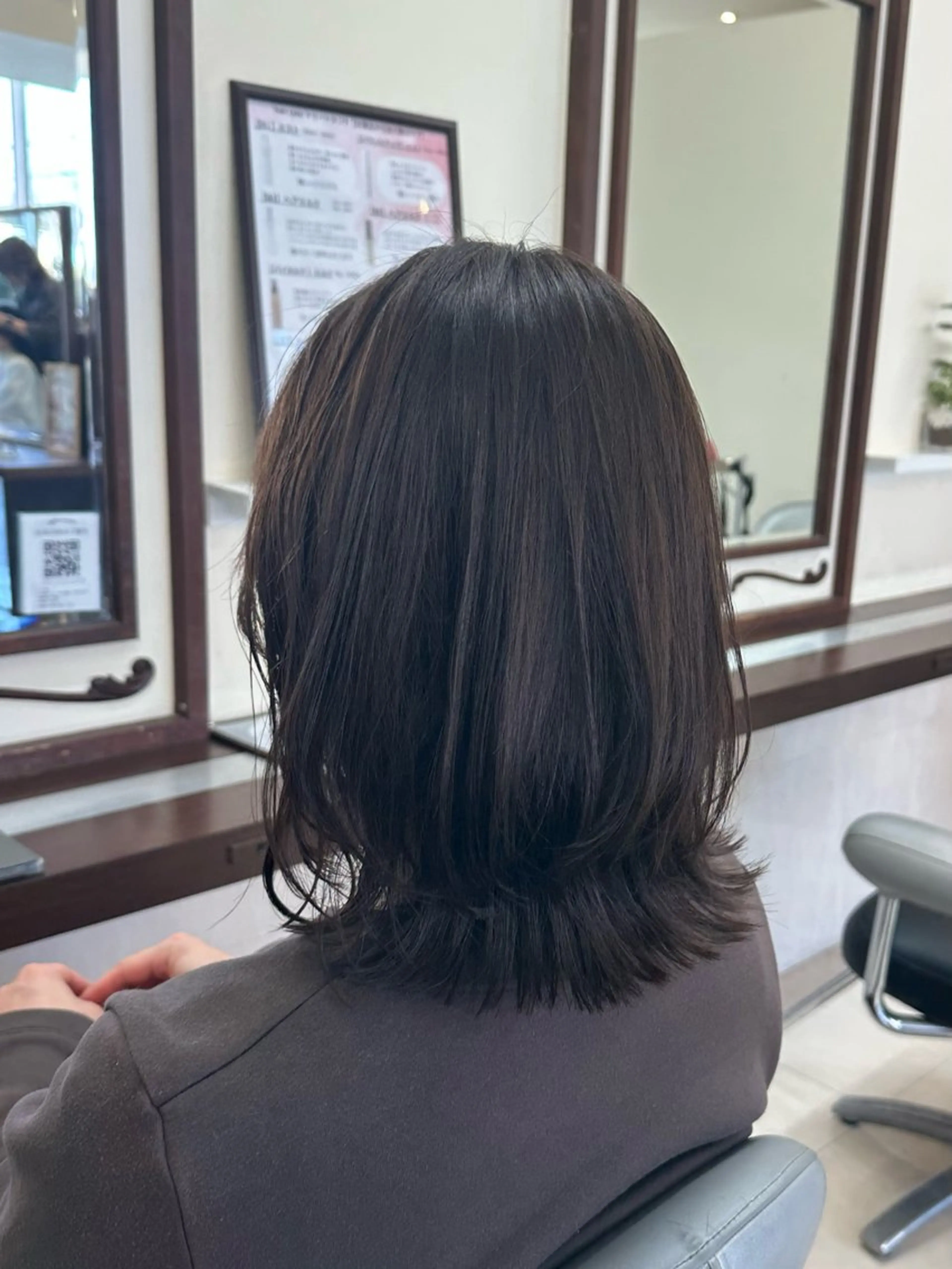 ミディアム ミディアムレイヤー くびれヘア レイヤーカット カット ヘアカラー 成田で1番お悩み解決 の髪へ導くみつきのヘアスタイル