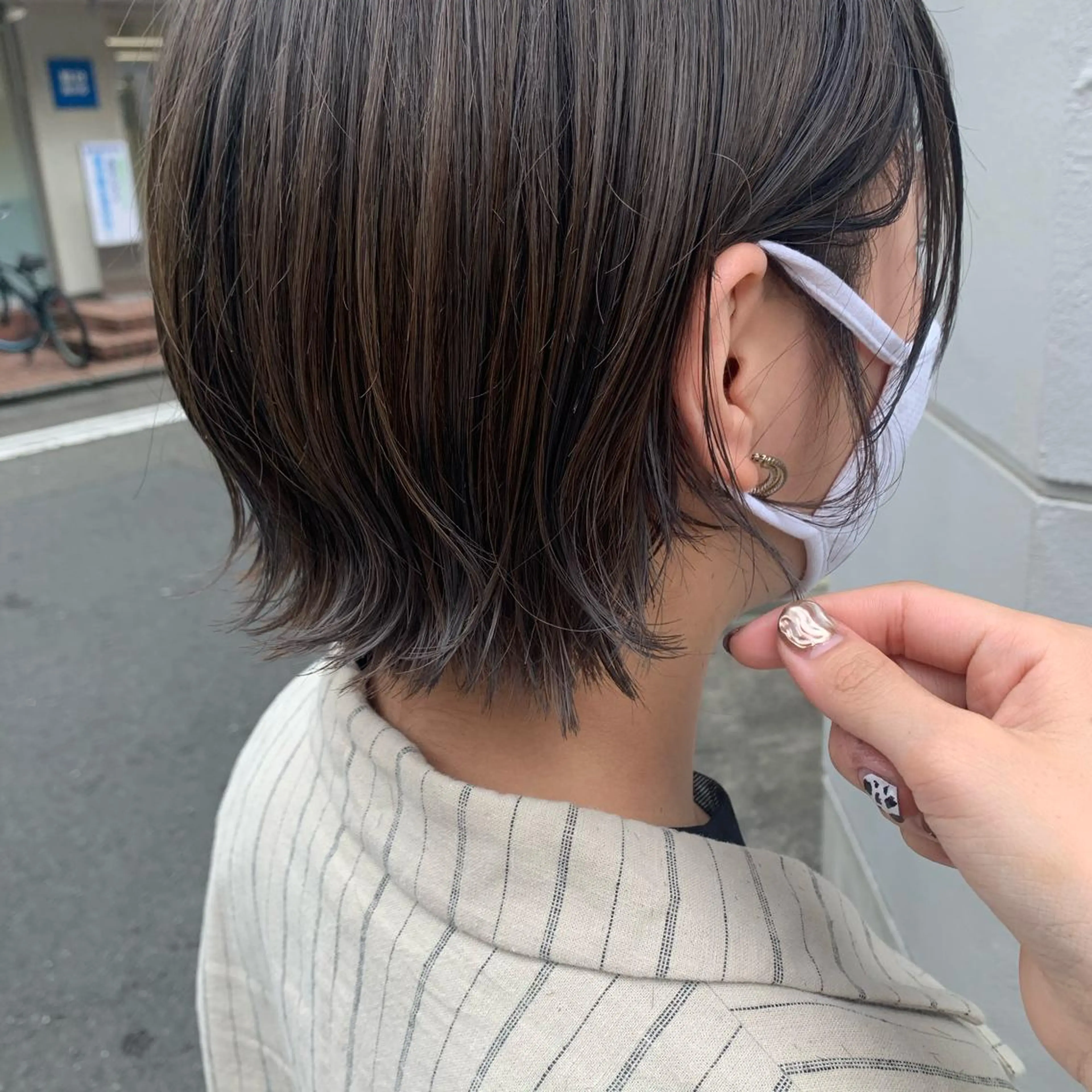 ショート カラー ヘアアレンジ サナ🌱 切りっぱなしボブのヘアスタイル