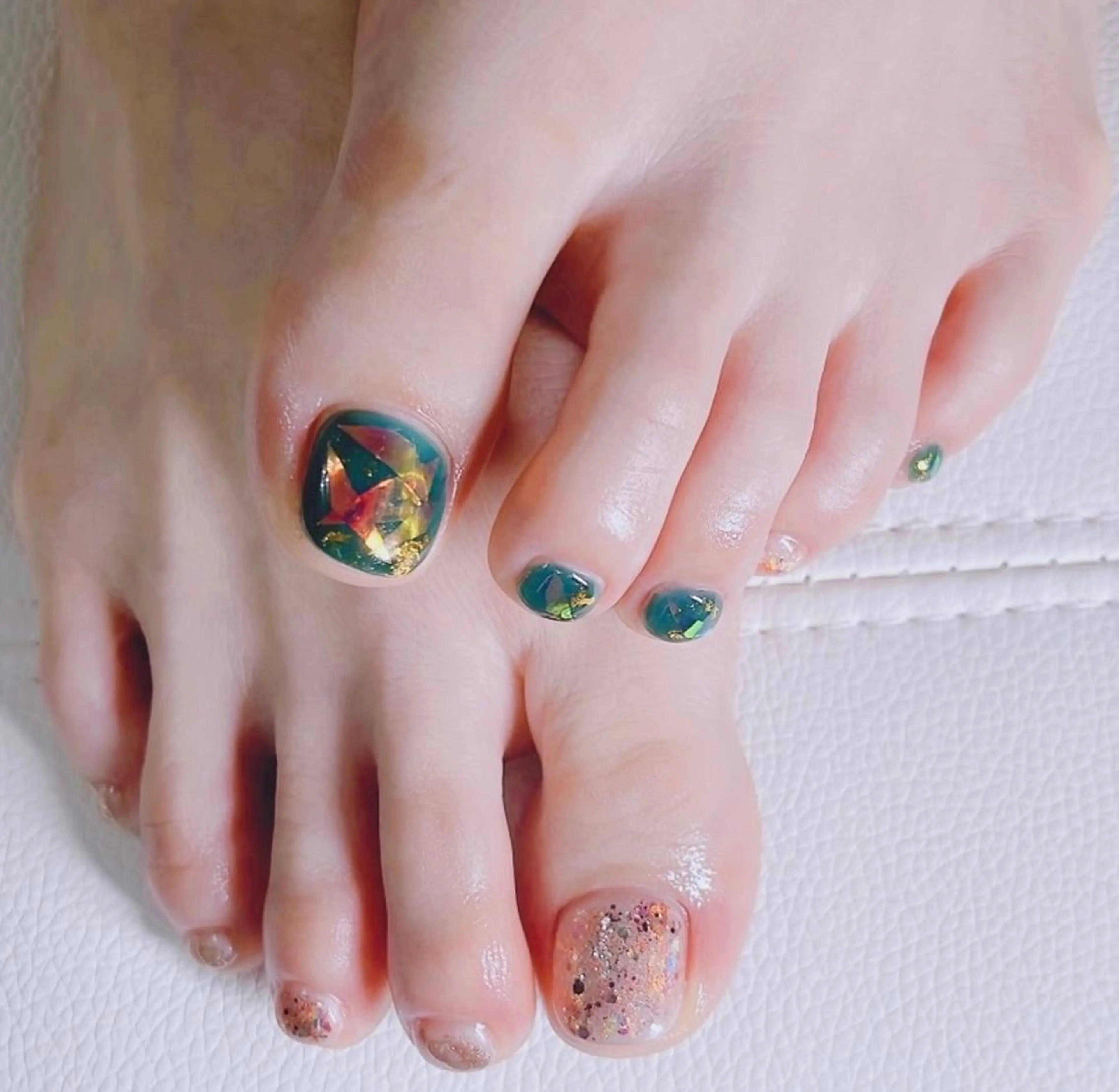 ネイル アートネイル フレンチネイル ジェルネイル グラデーション ラメ(グリッター) フットネイル PURE NAIL所属・PURE NAILのネイルデザイン