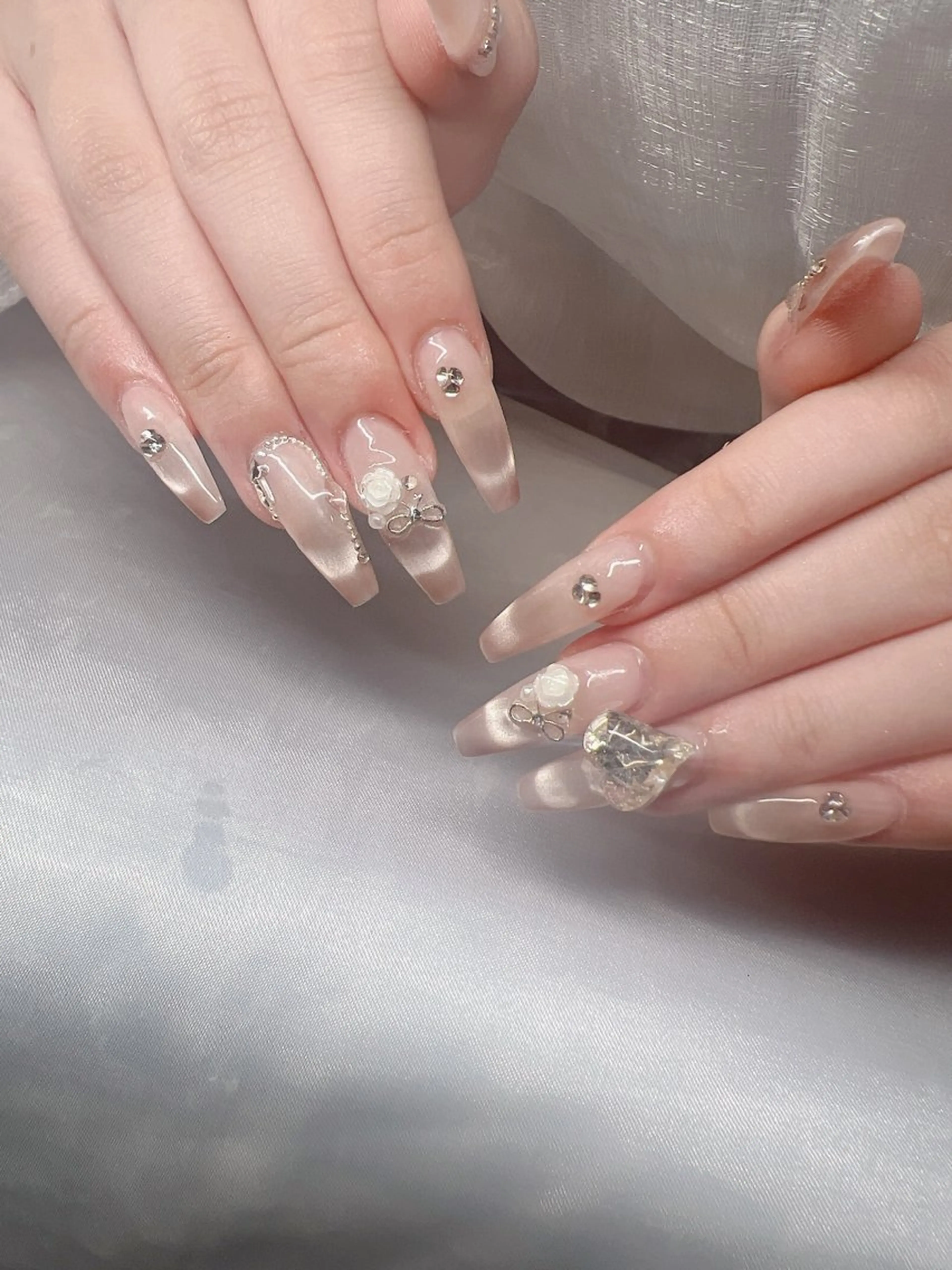 ネイル 長さ出し グラデーション 卒業式 キラキラネイル マグネットネイル ハンドネイル Lee Nailsのネイルデザイン