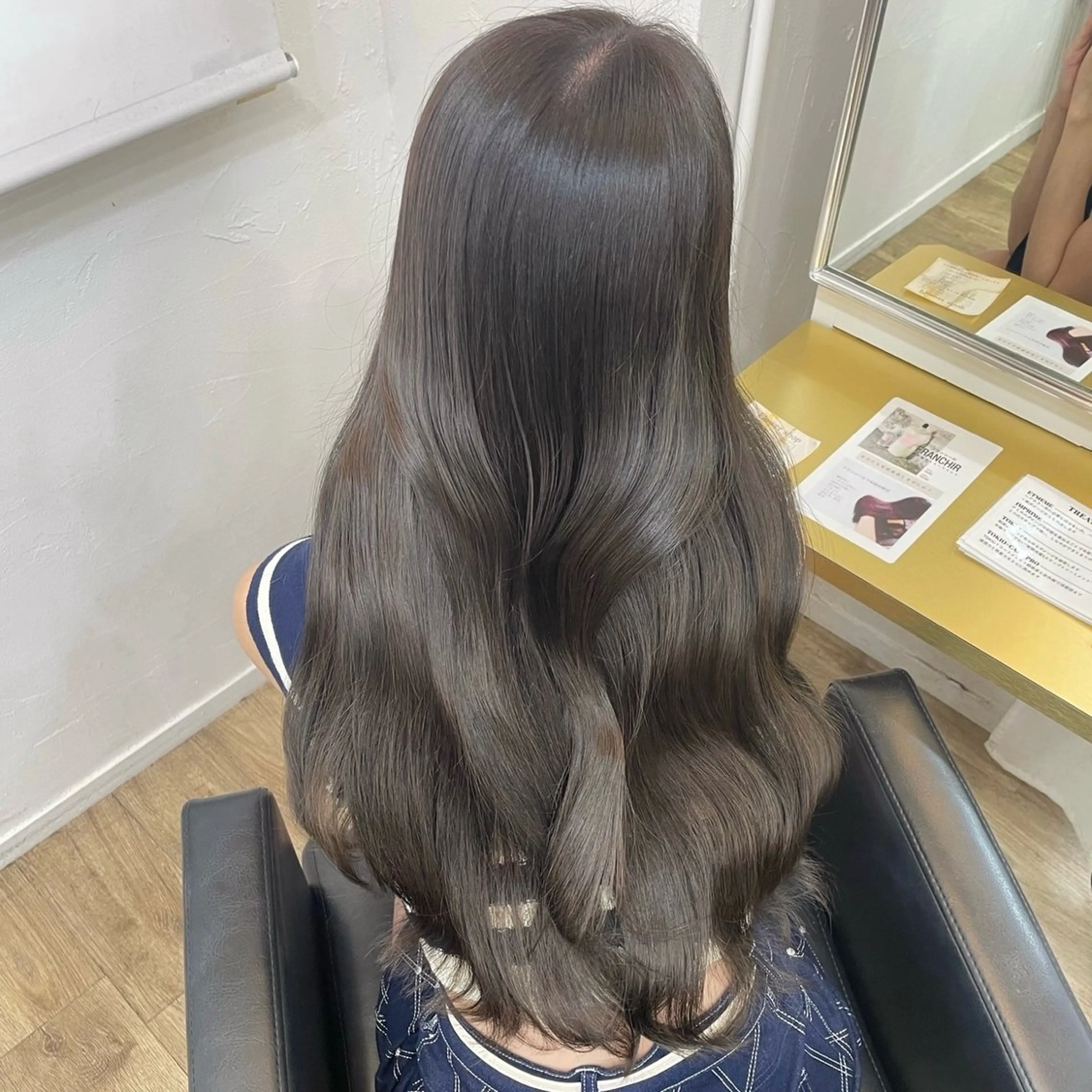 ロング カラー ベージュカラー 黒髪 ブルーカラー ブルーブラック ブラウンカラー カット ヘアカラー トリートメント オリーブカラー 特化　　kaiのヘアスタイル