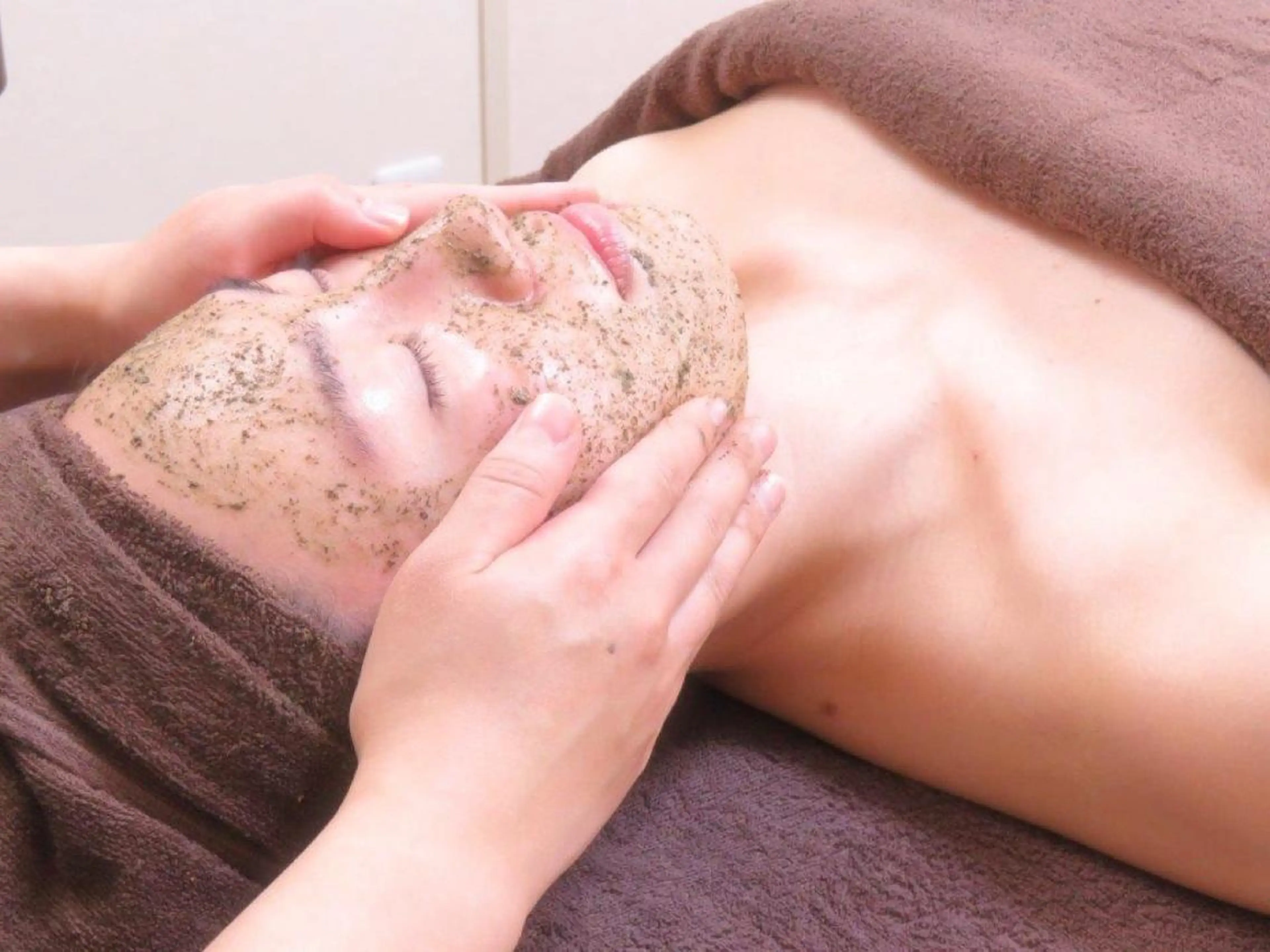 エステ ニキビ・毛穴改善 🌿ハーブピーリングのエステ・リラクイメージ