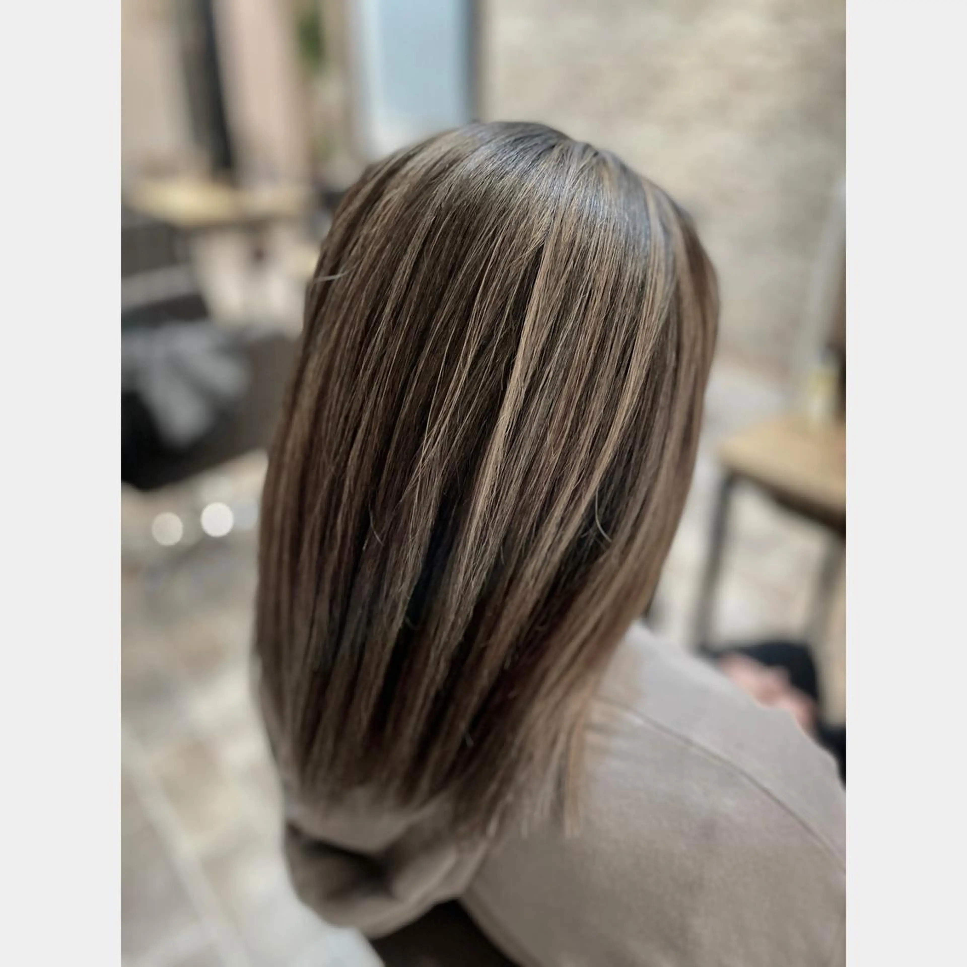 セミロング SALOWIN心斎橋Suite店所属・ブリーチ毛にもできる 縮毛矯正|鷹司郎のヘアスタイル