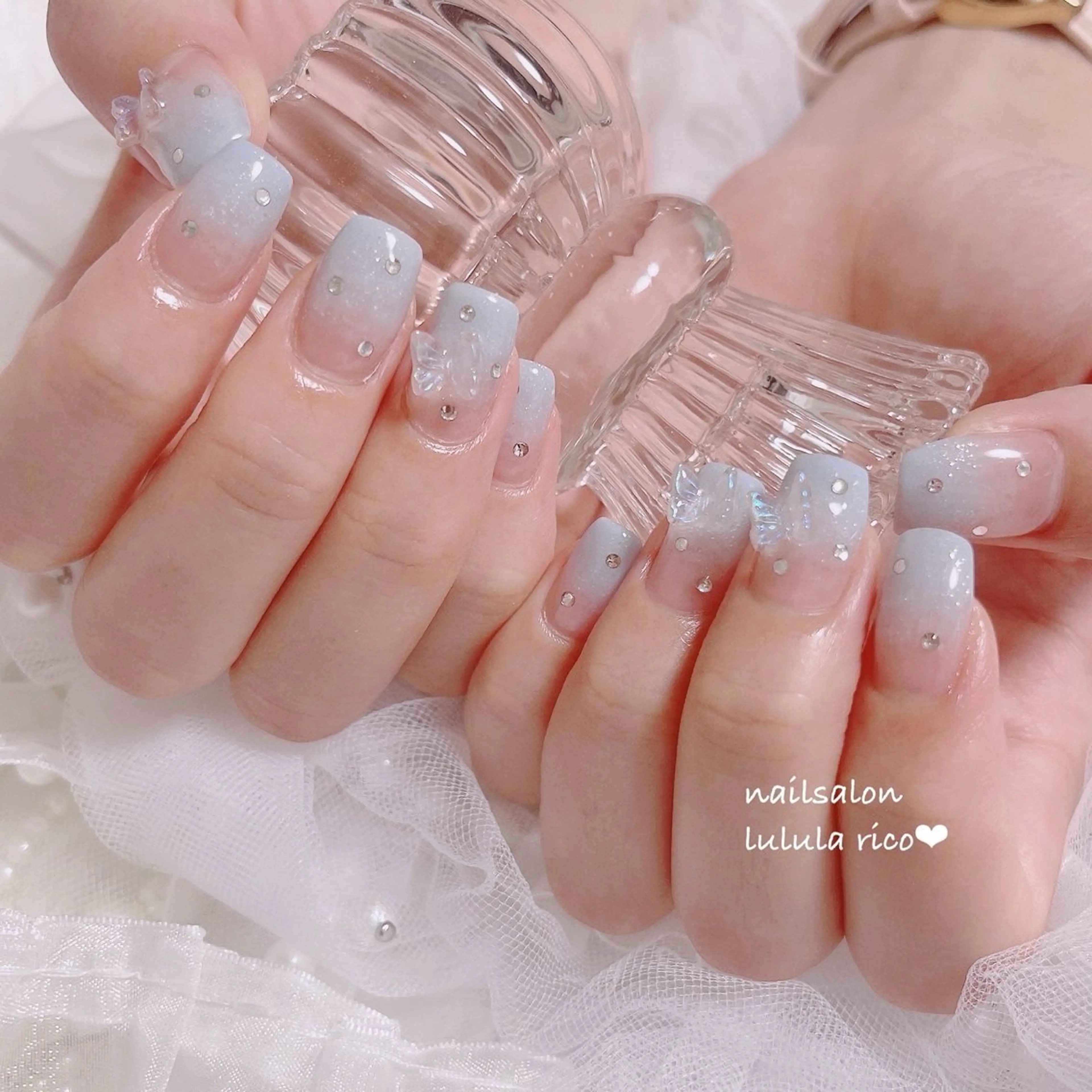 ネイル グラデーション 韓国ネイル 水色 夏ネイル ワンホンネイル lulula ricoのエステ・リラクイメージ