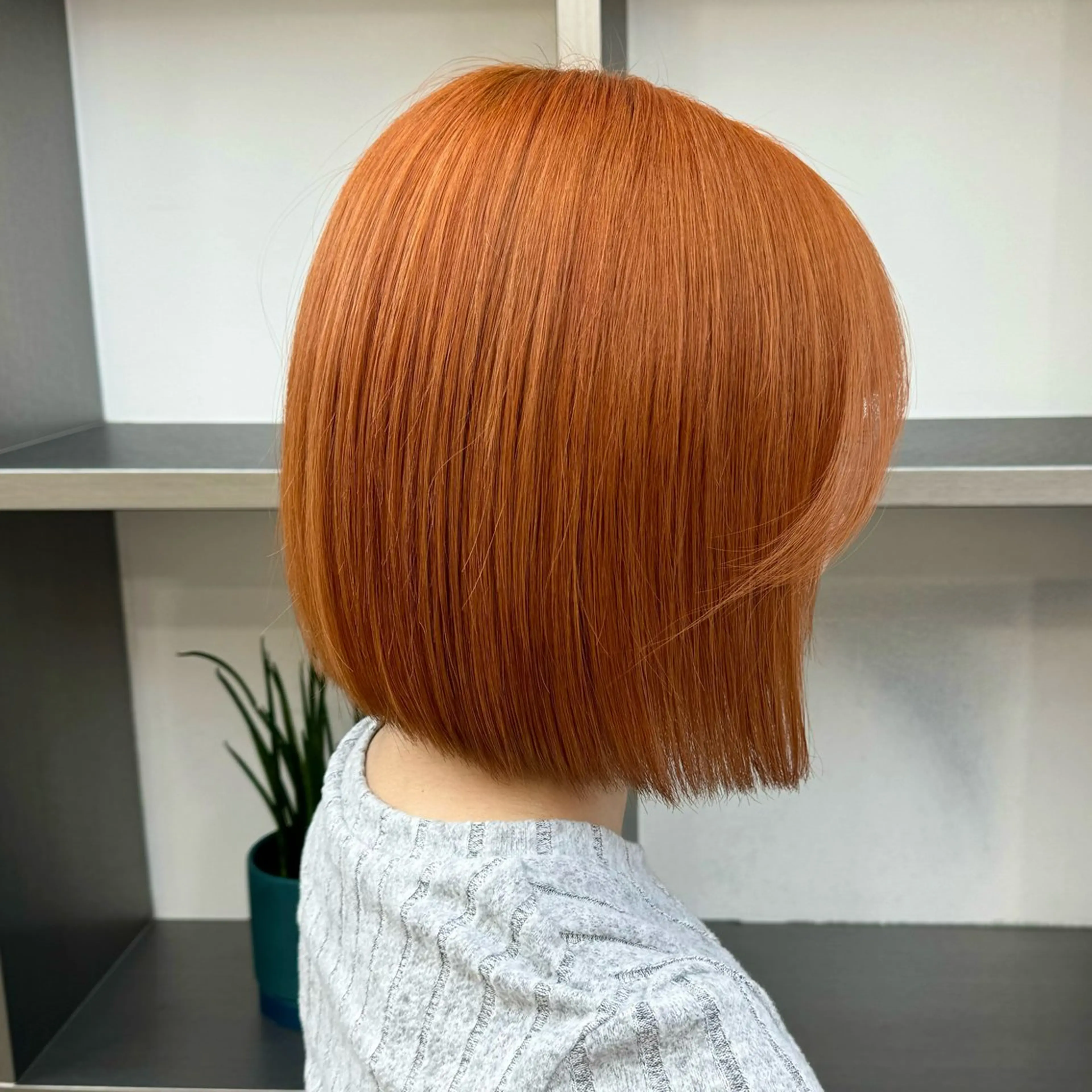 ミディアム カラー ブリーチ オレンジ 🌼動き×透明感🩵 ハイトーン/ナナのヘアスタイル