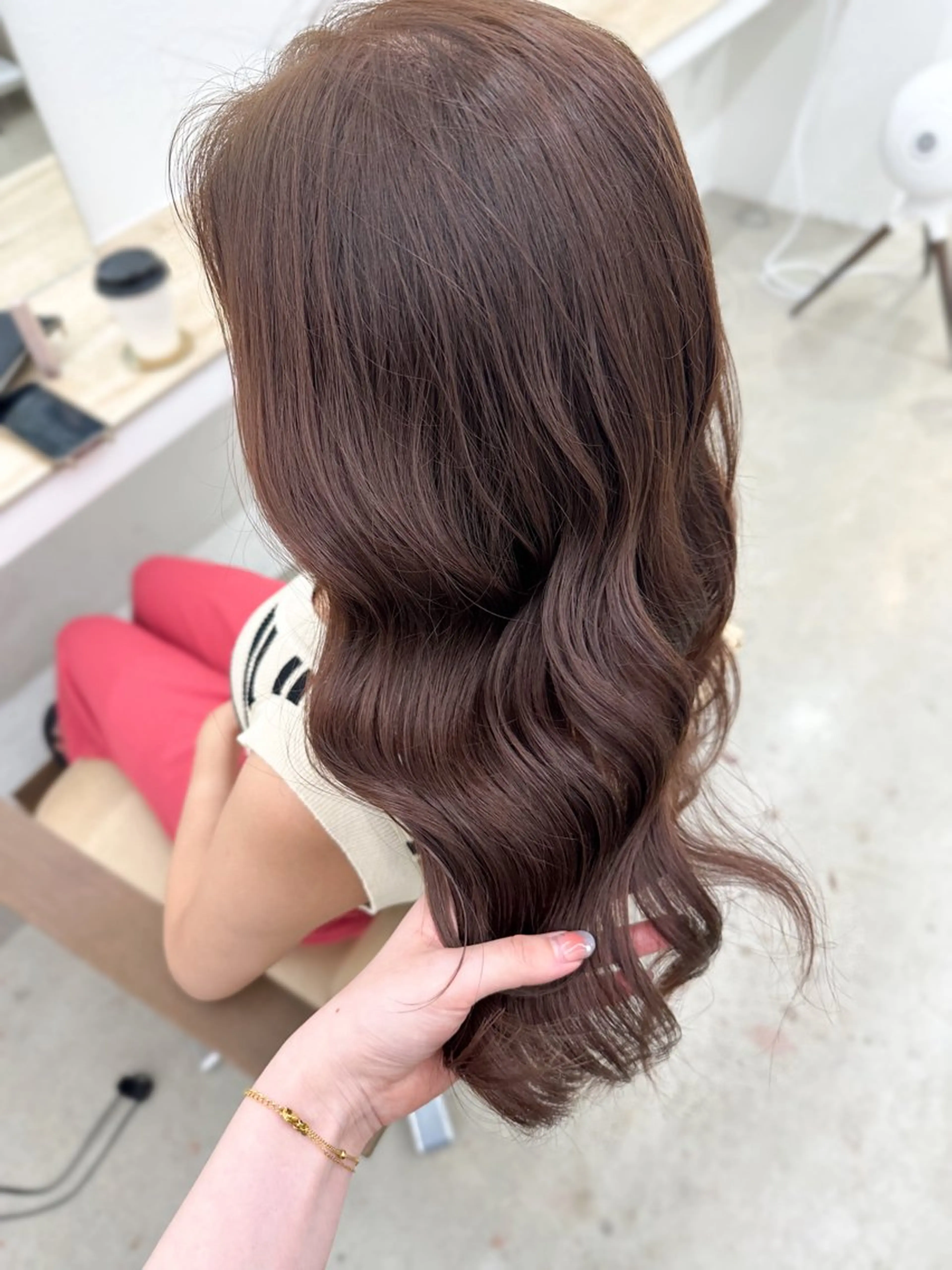 ミディアム カラー ベージュカラー 🌼透明感艶カラー オリーブ🌼河村咲のヘアスタイル