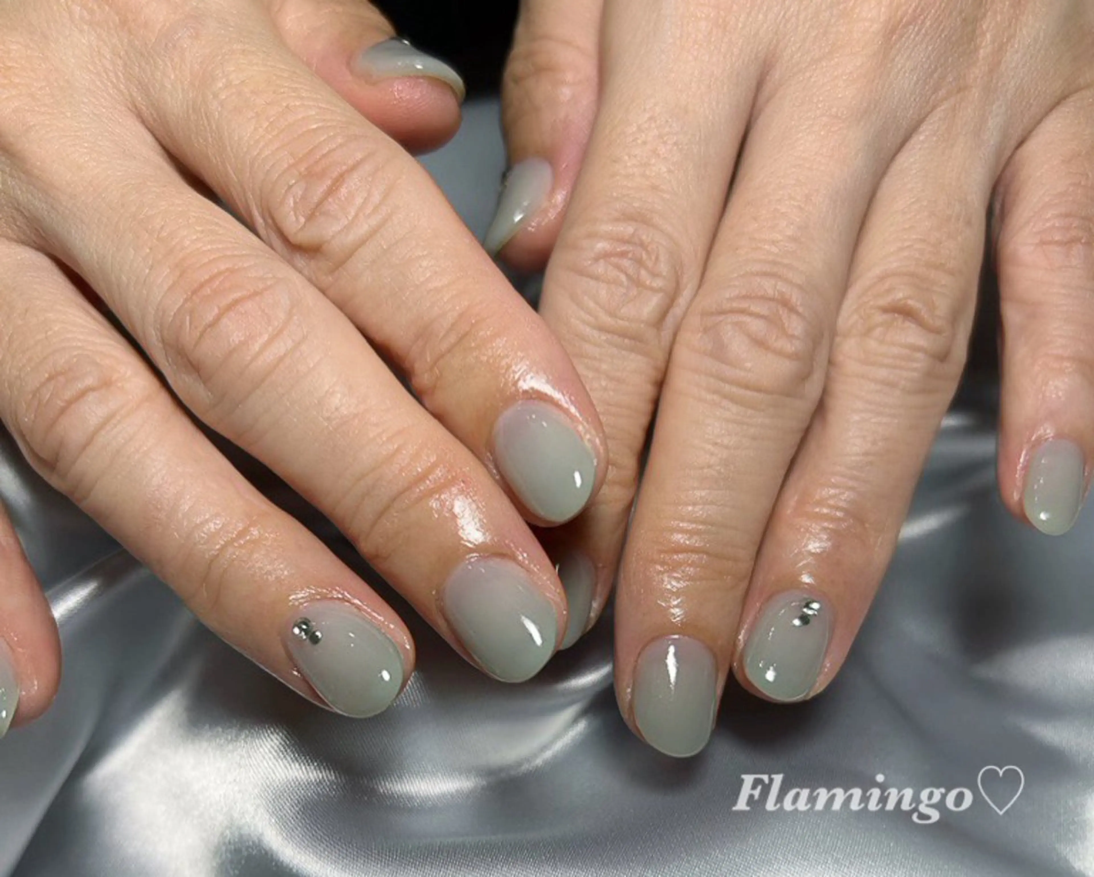 ネイル アートネイル オフィスネイル ワンカラーネイル シンプルネイル ストーンネイル ハンドネイル 40代からの爪肌を 労る♡きちんとネイルのネイルデザイン