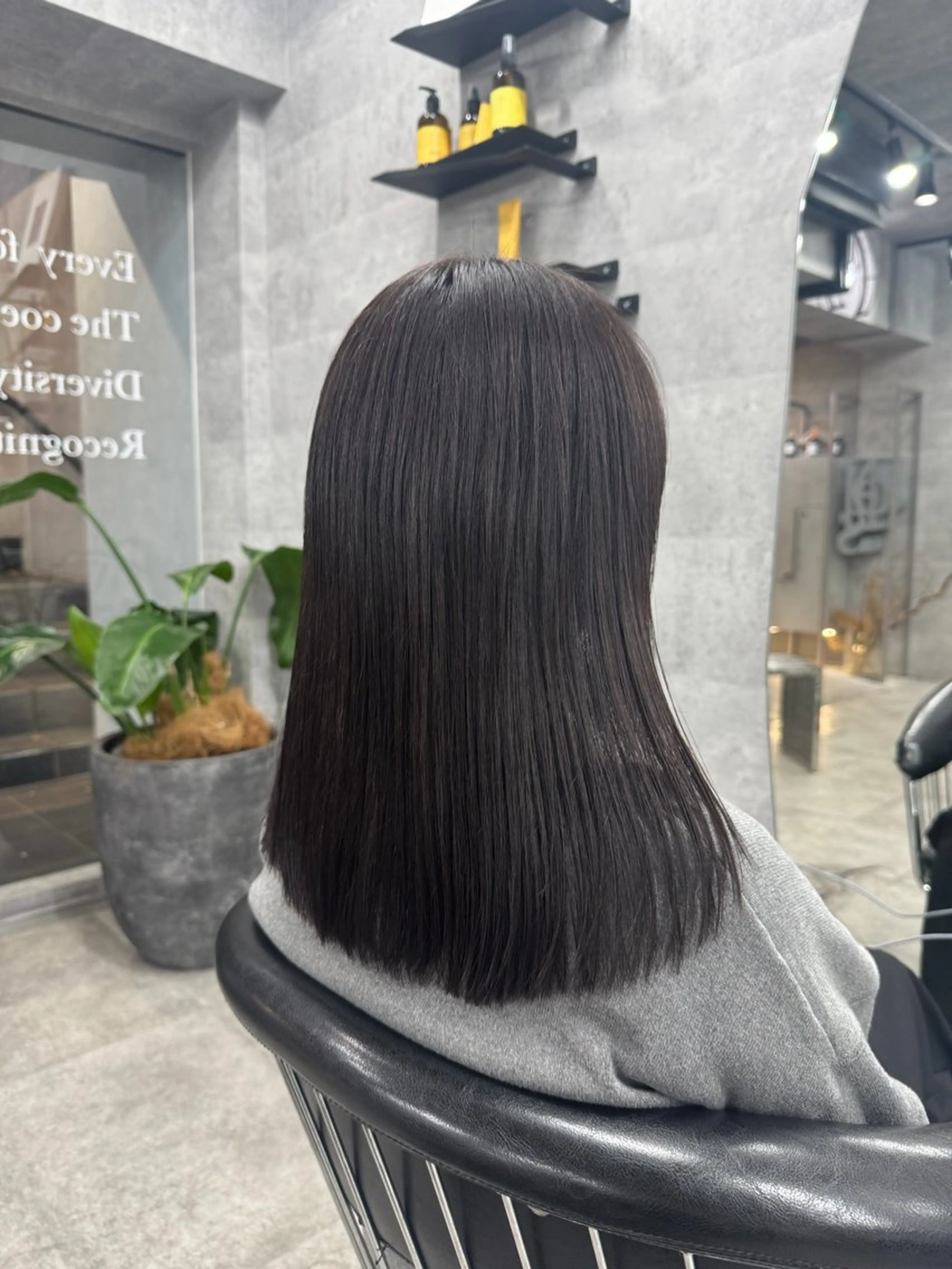 ミディアム カラー ヘアカラー あなたのお悩み改善" You"💚❤️💛のヘアスタイル