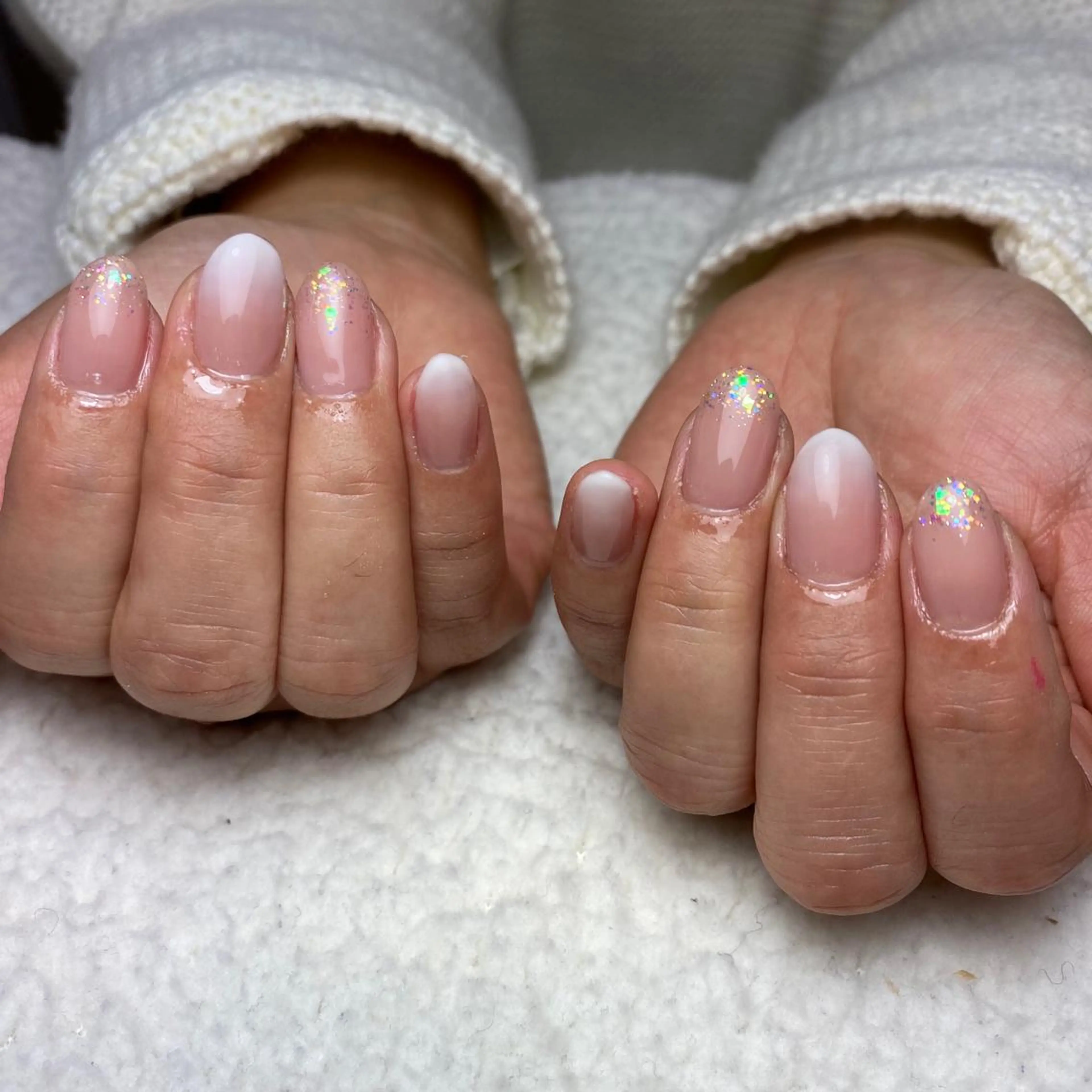 ネイル グラデーション ラメ(グリッター) シンプルネイル ハンドネイル COCO+所属・COCO +のエステ・リラクイメージ