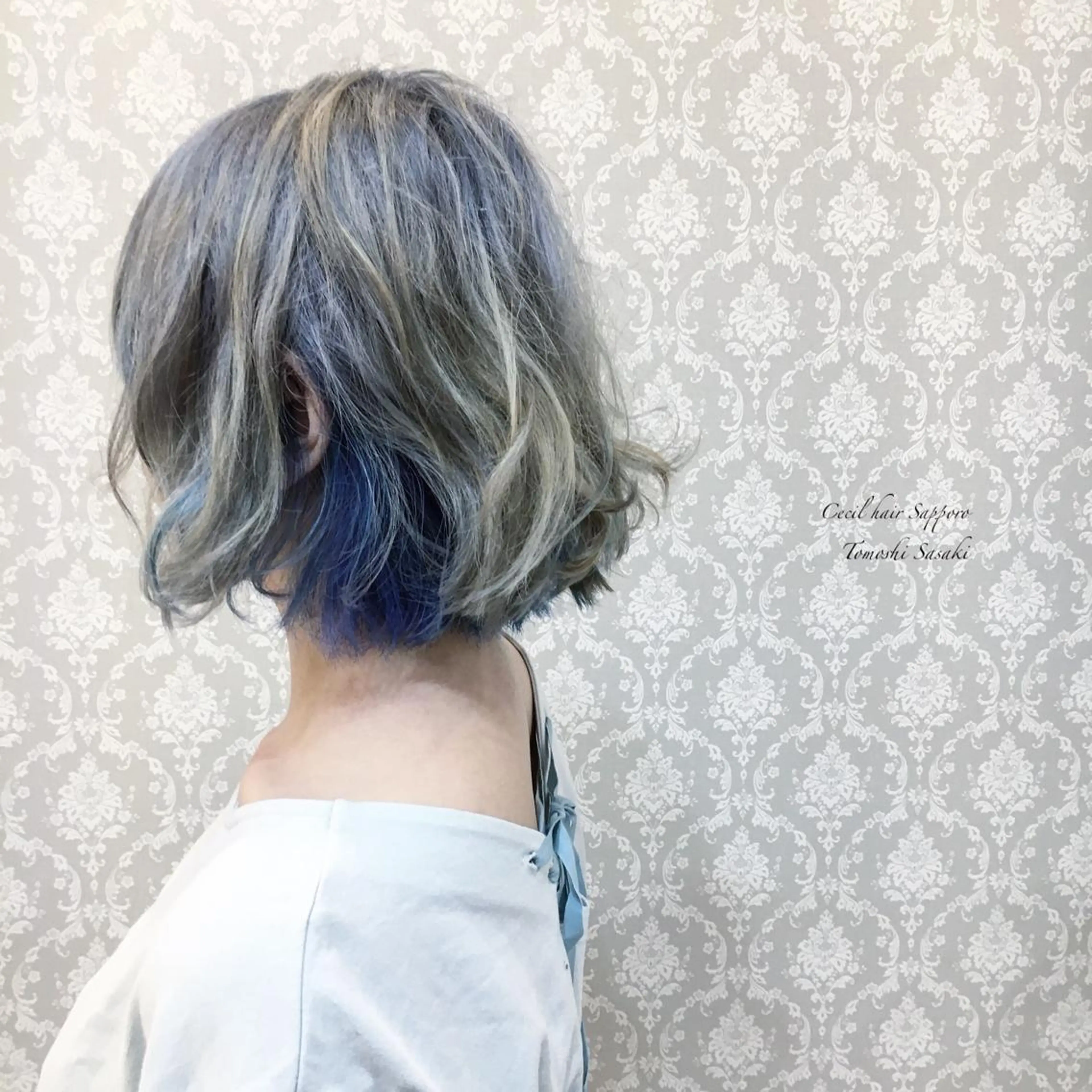 カラー ブリーチ インナーカラー ササキ トモシのヘアスタイル