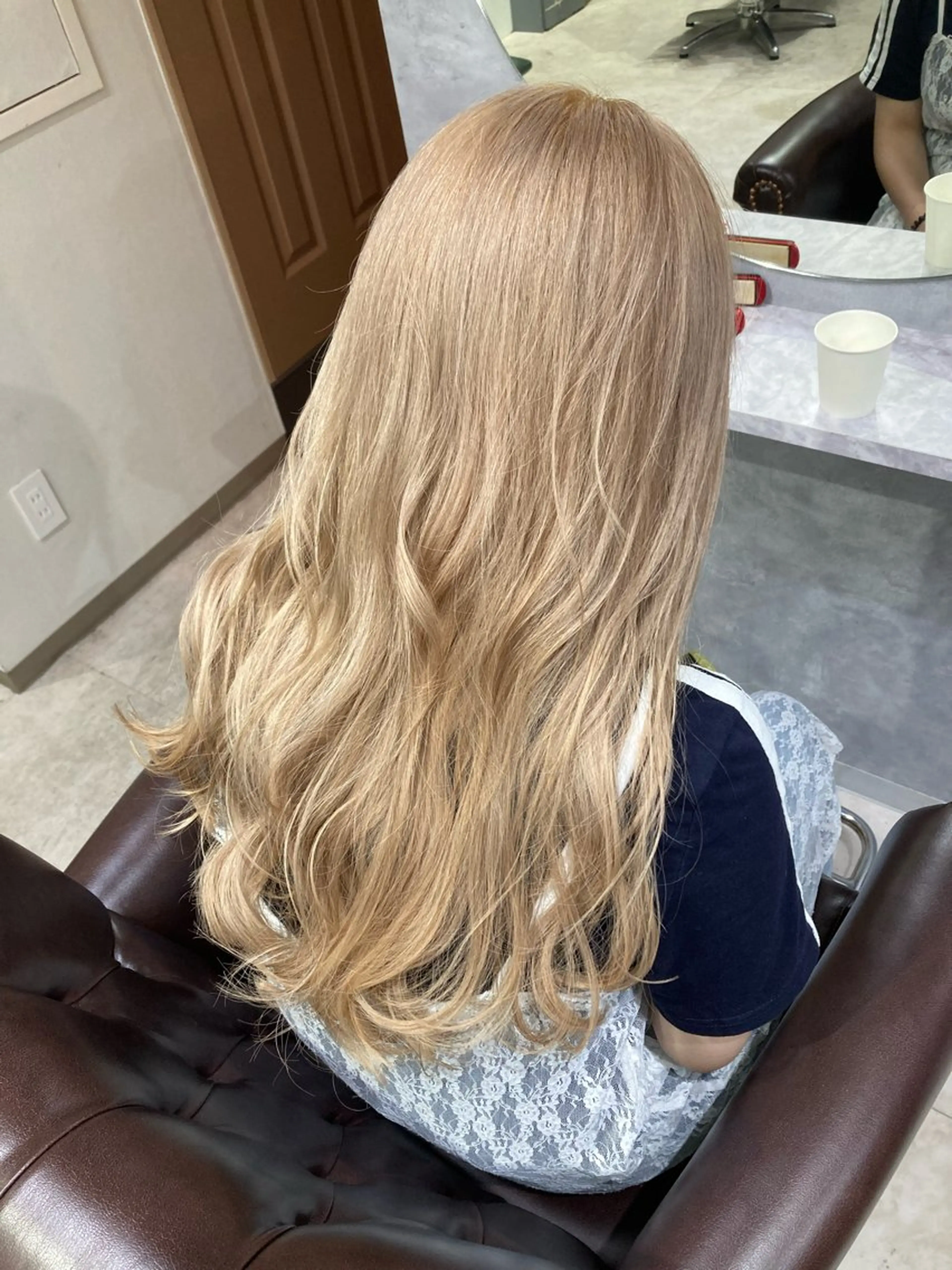 ロング カラー ベージュカラー ミルクティーベージュ ホワイトミルクティーベージュ ヘアカラー トリートメント 池袋/カラー特化🎨 ロング料金なし🩵のヘアスタイル