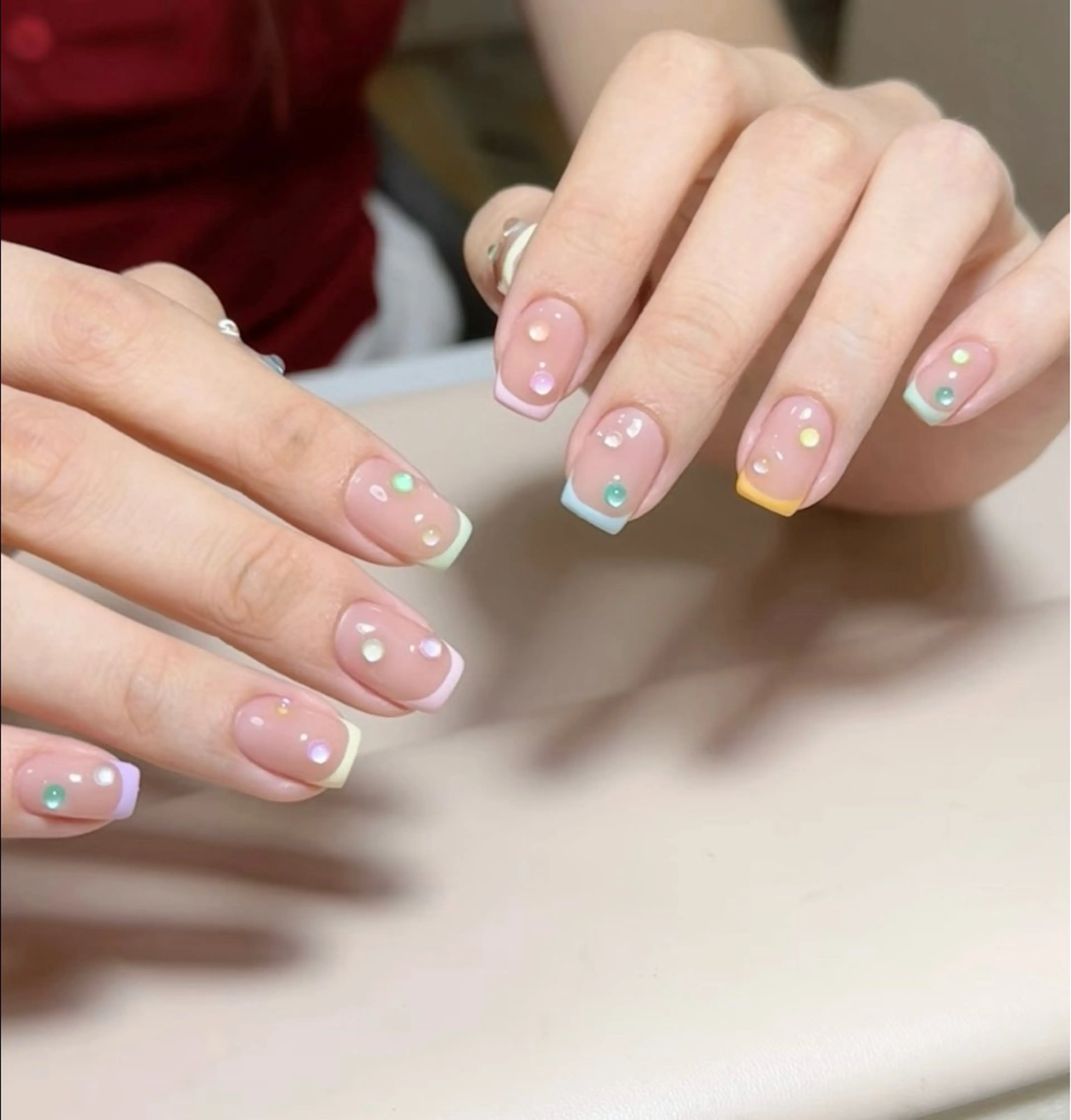 ネイル オーロラネイル 長さ出し フットネイル 韓国ネイル ラメ(グリッター) 👍thumbs up nail👍のネイルデザイン