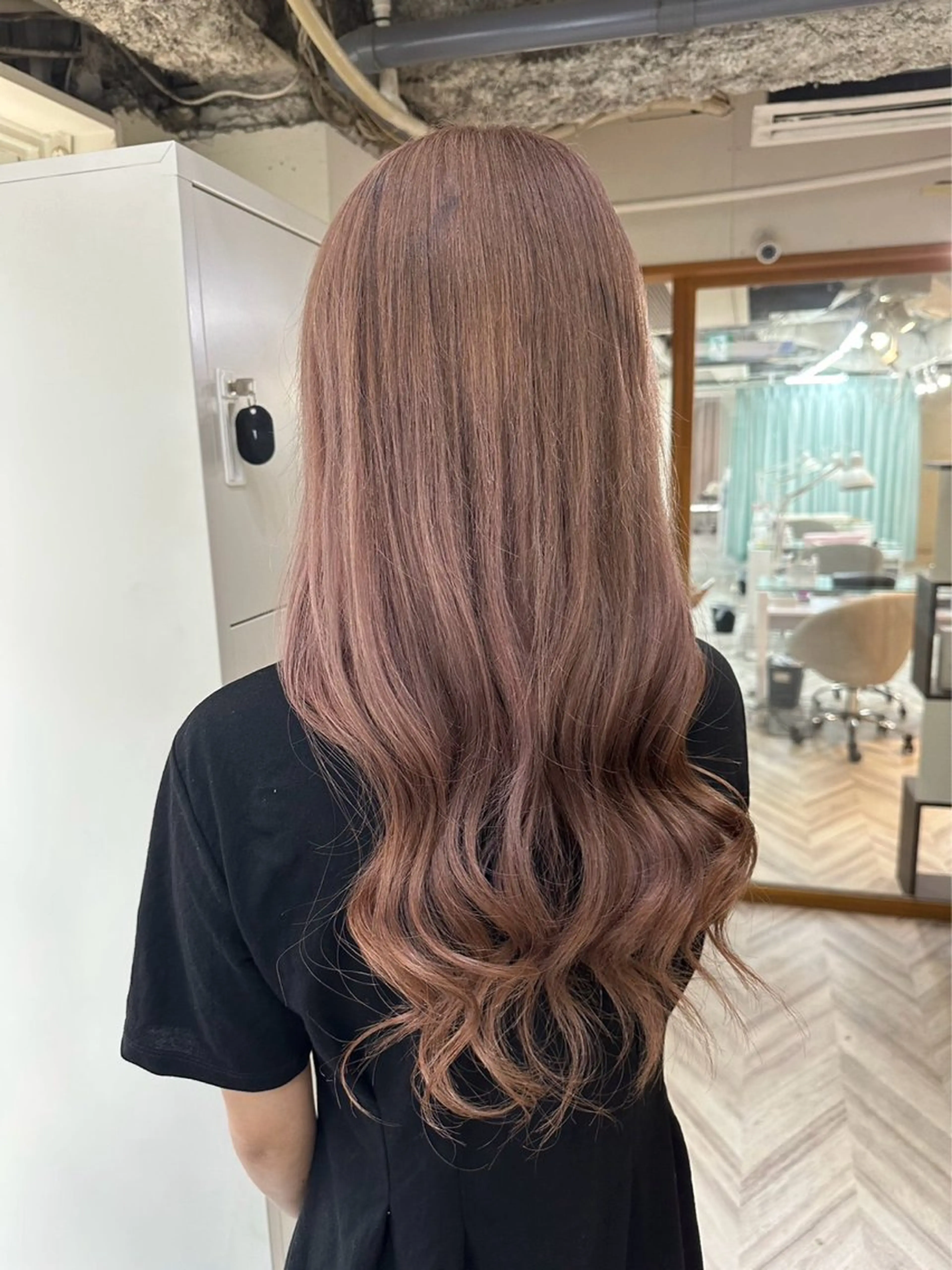 ロング カラー ブラウンカラー ダブルカラー ピンクカラー ピンクブラウン トリートメント ヘアカラー トリートメント ベルグロー アルファのヘアスタイル