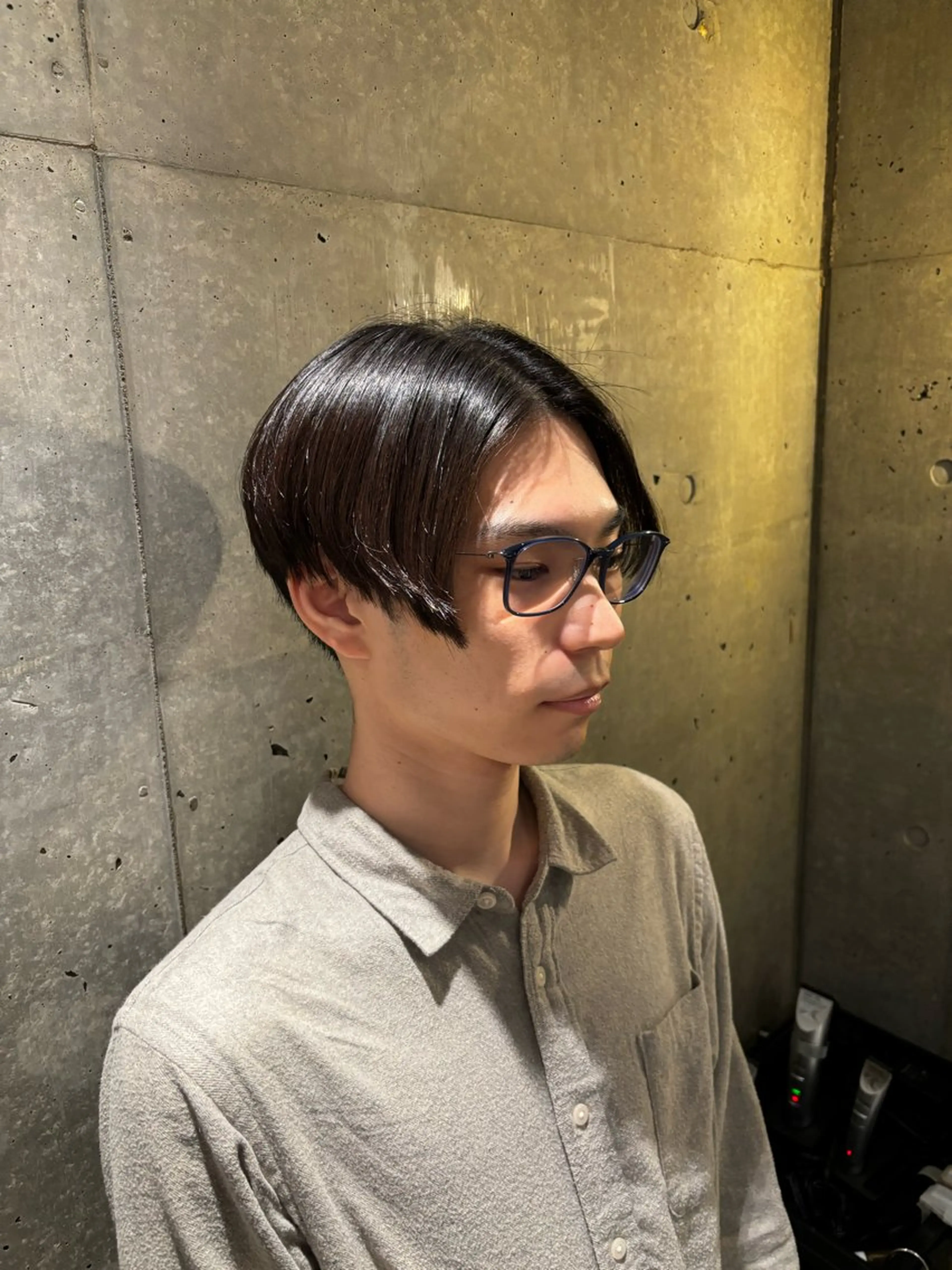 メンズ センターパート 刈り上げ 毛利 圭佑のヘアスタイル