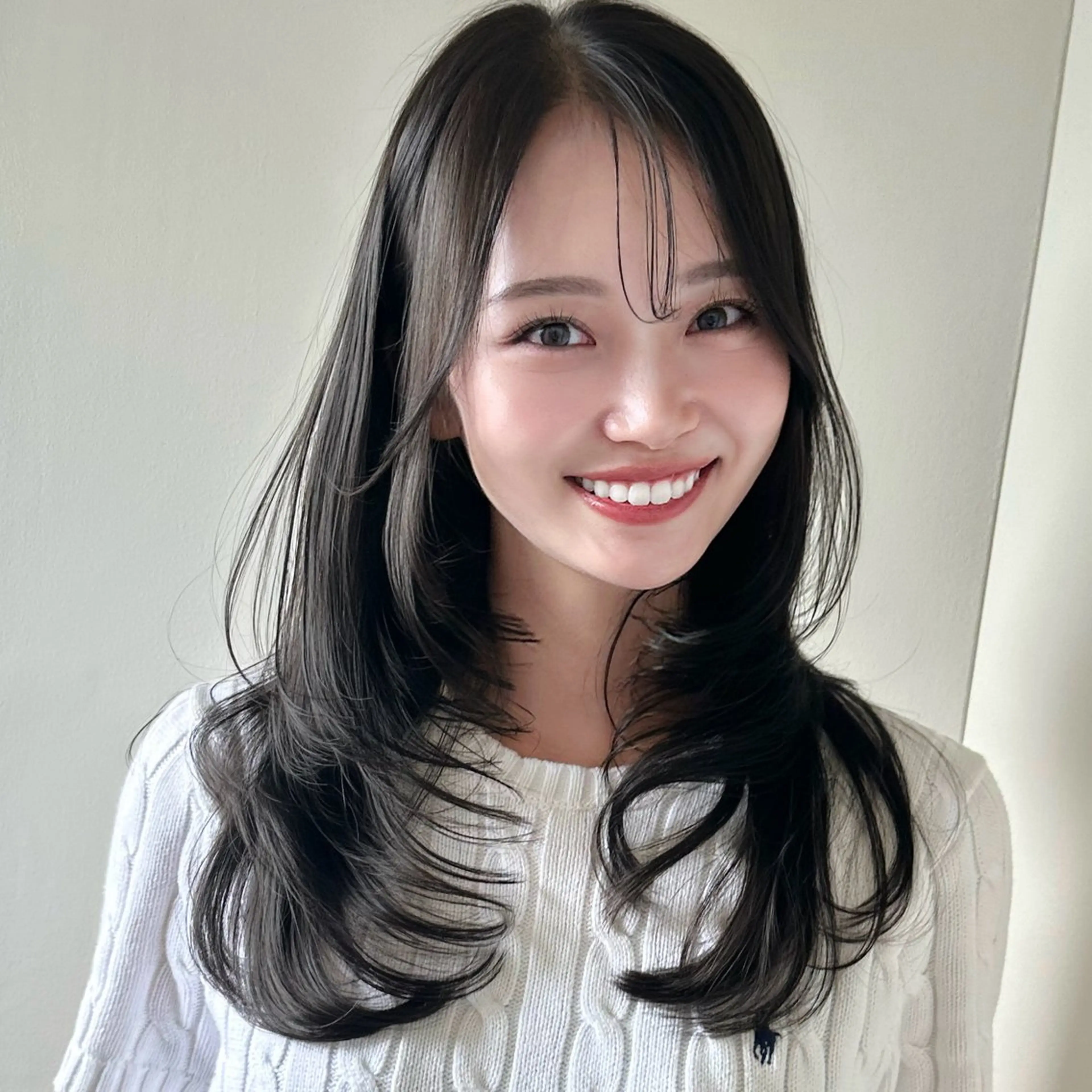 ミディアム カット ヘアカラー トリートメント 🌹ハッシュカット、 レイヤー韓国ヘア🌹のヘアスタイル