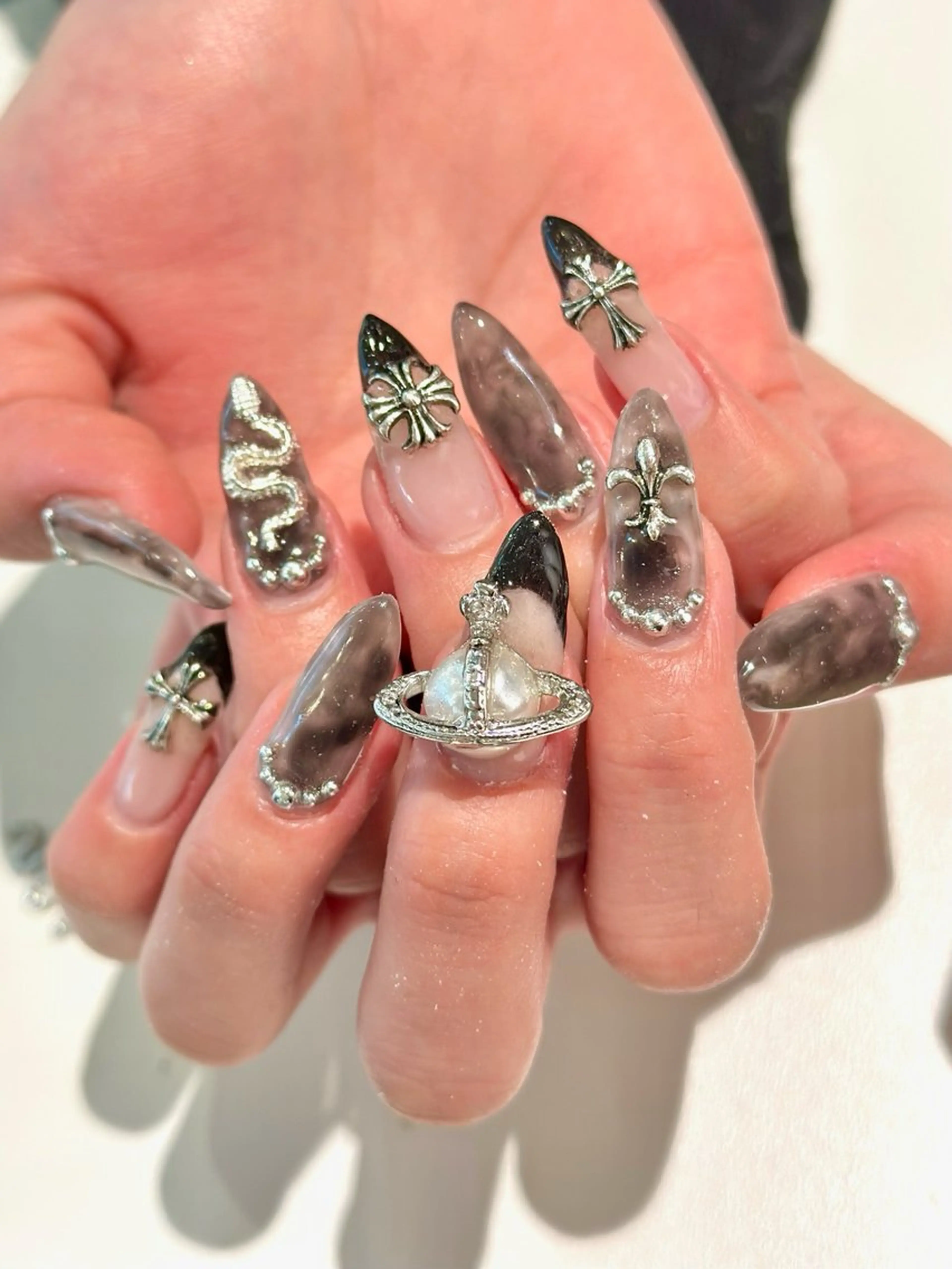 ネイル MIGHTY COLORのネイルデザイン