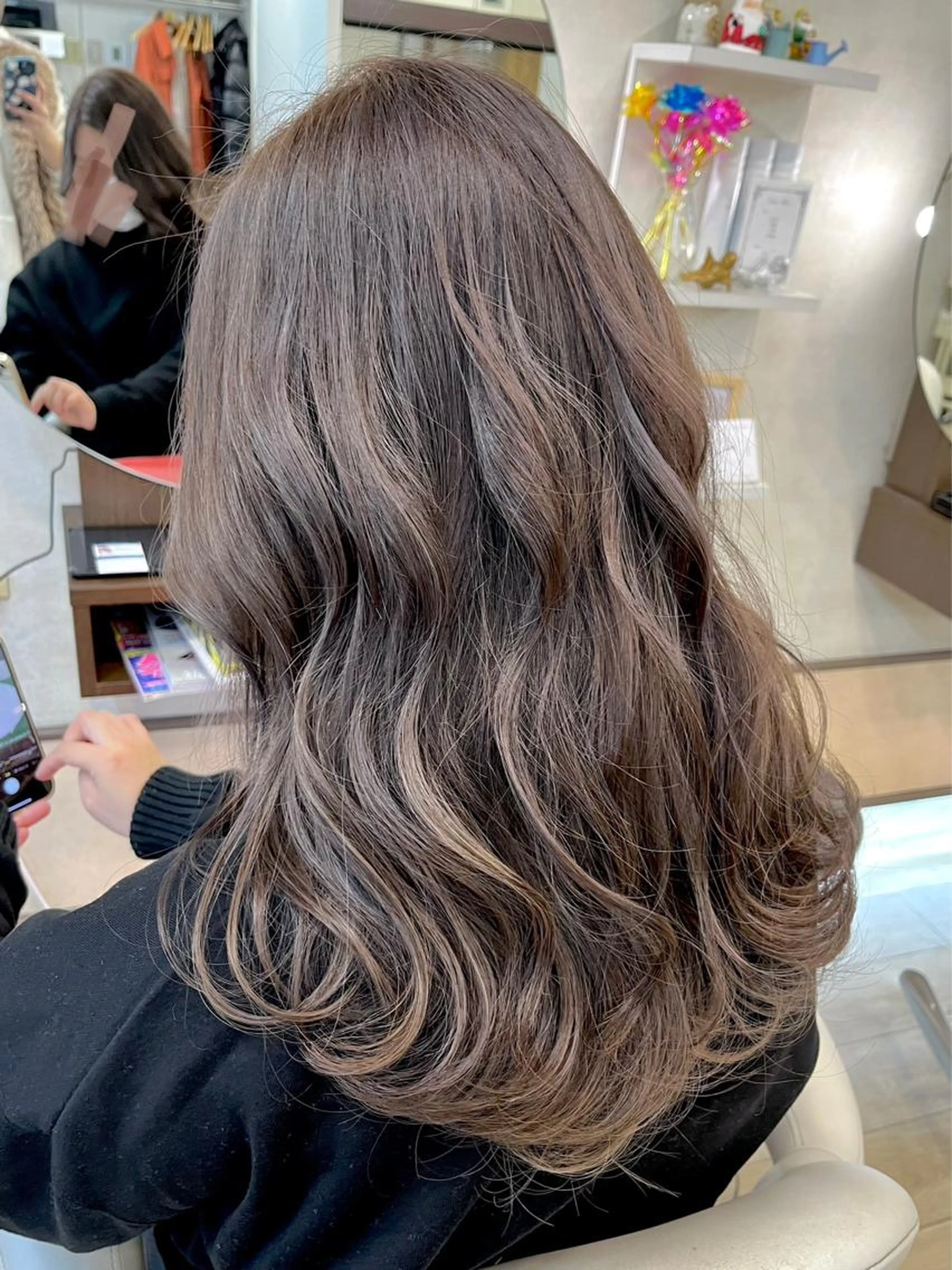 💚オシャレ度爆上がり💚たっぷりハイライト+イルミナカラー《透明感UP こなれスタイル》南草津の写真