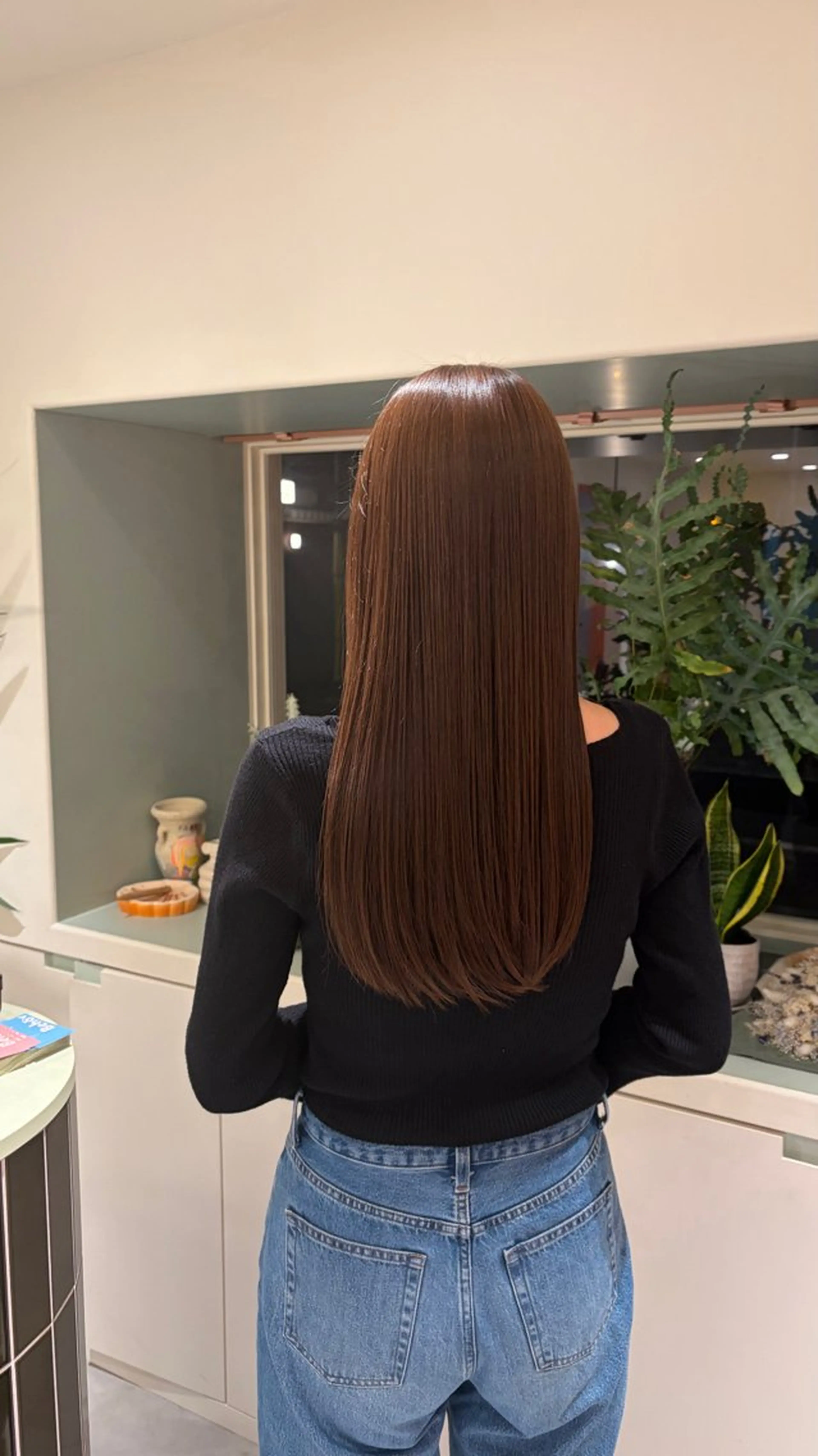 ロング カラー 新井 楓梨のヘアスタイル