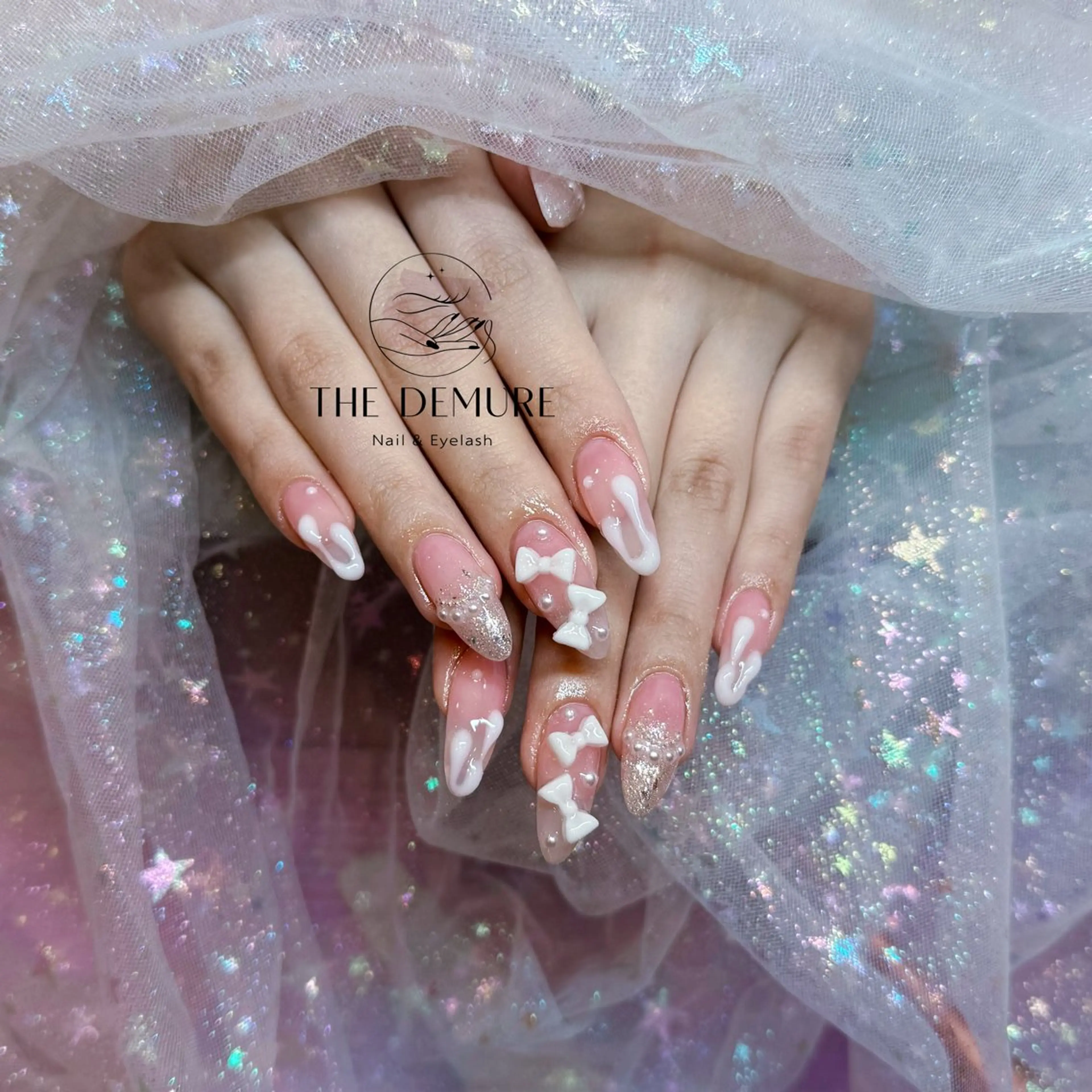 ネイル アートネイル フットネイル キラキラネイル 韓国ネイル 水色 ハンドネイル ハンドケア NailDemure 【銀座店】のネイルデザイン