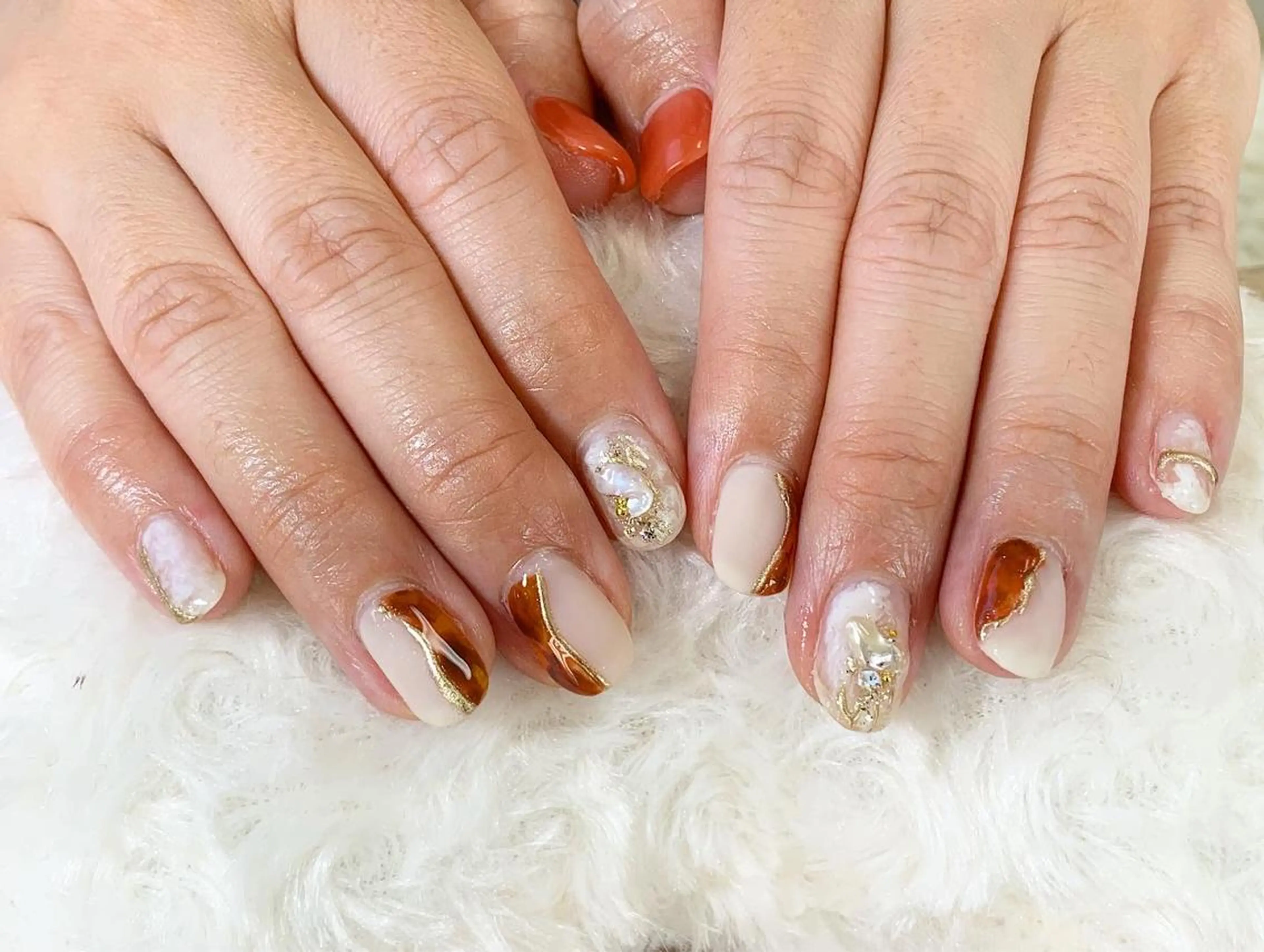 ネイル べっ甲ネイル 新山 聖のネイルデザイン